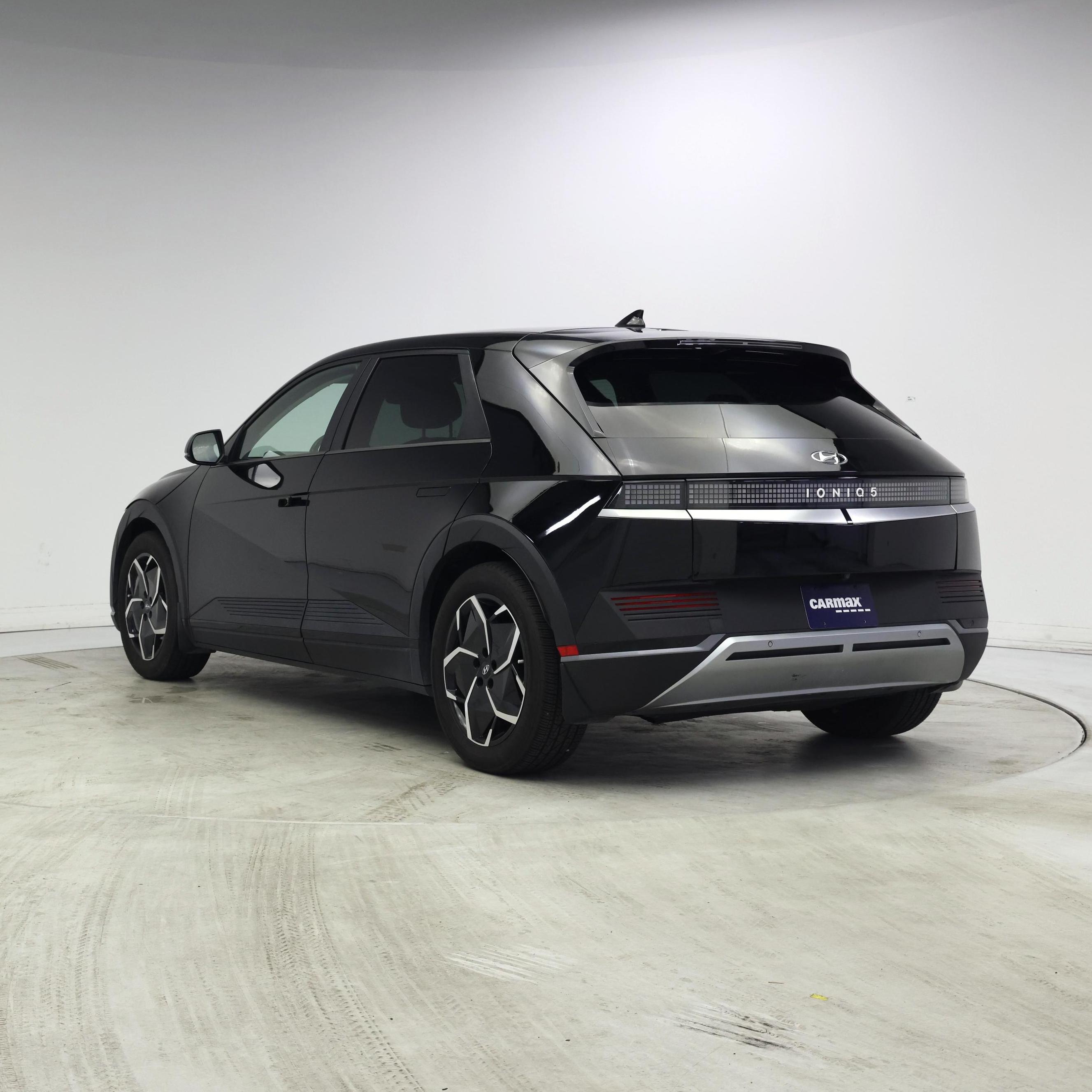 Thumbnail: 2022 Hyundai Ioniq 5 - 2