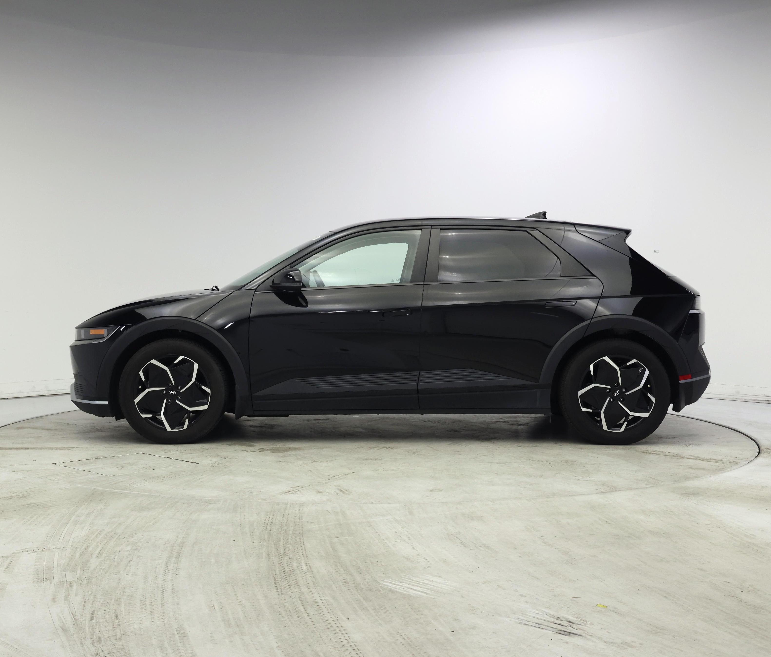 Thumbnail: 2022 Hyundai Ioniq 5 - 3
