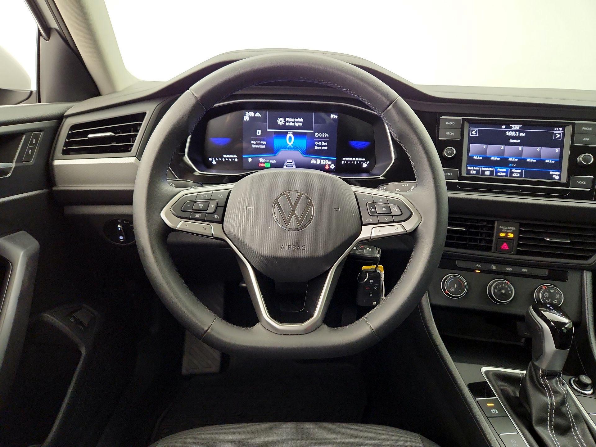 Thumbnail: 2024 Volkswagen Jetta - 10