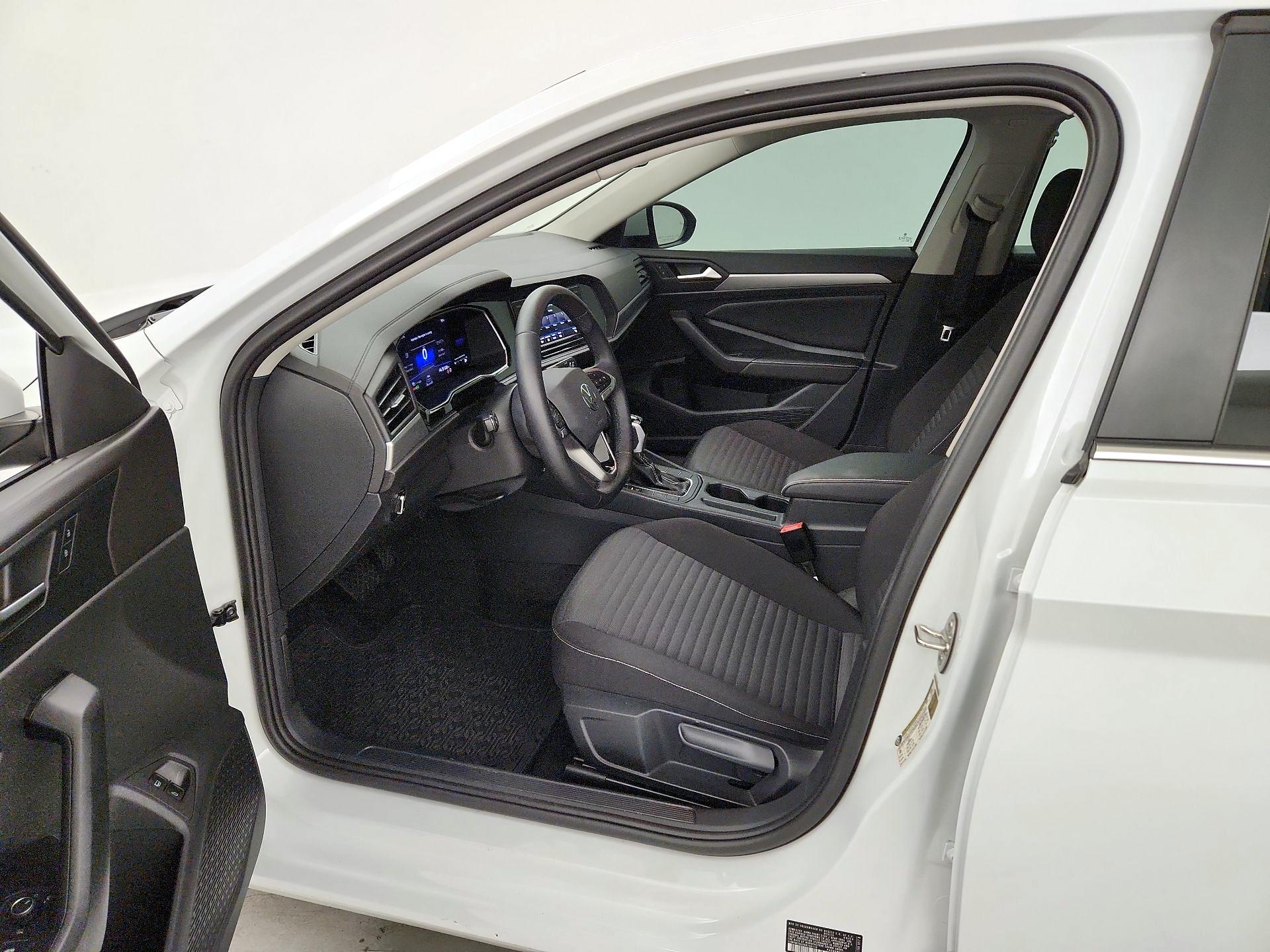 Thumbnail: 2024 Volkswagen Jetta - 11