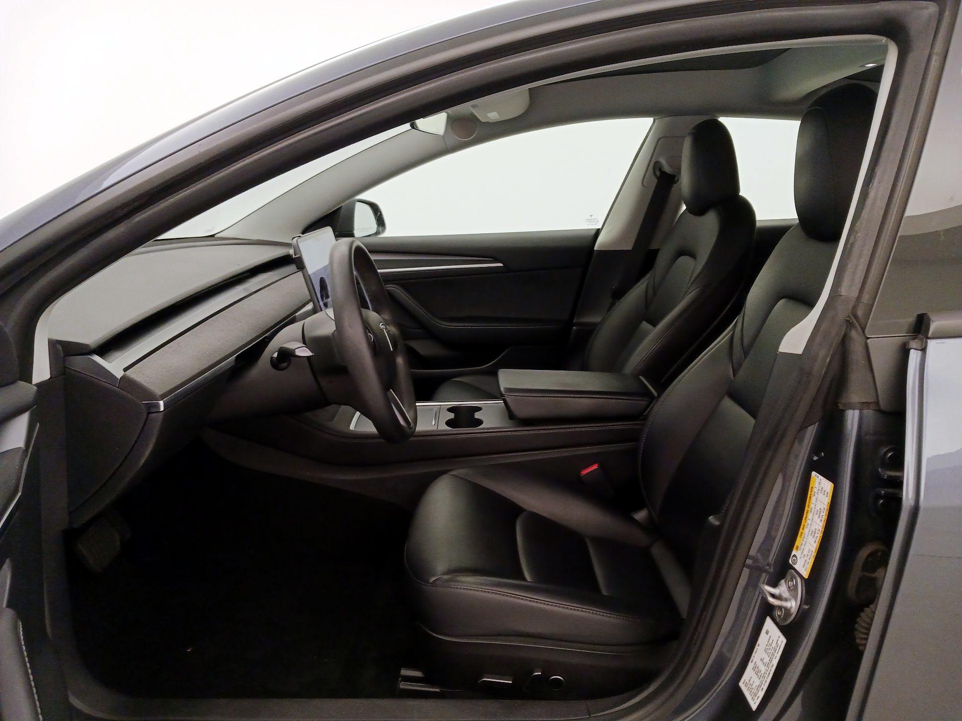 Thumbnail: 2022 Tesla Model 3 - 11
