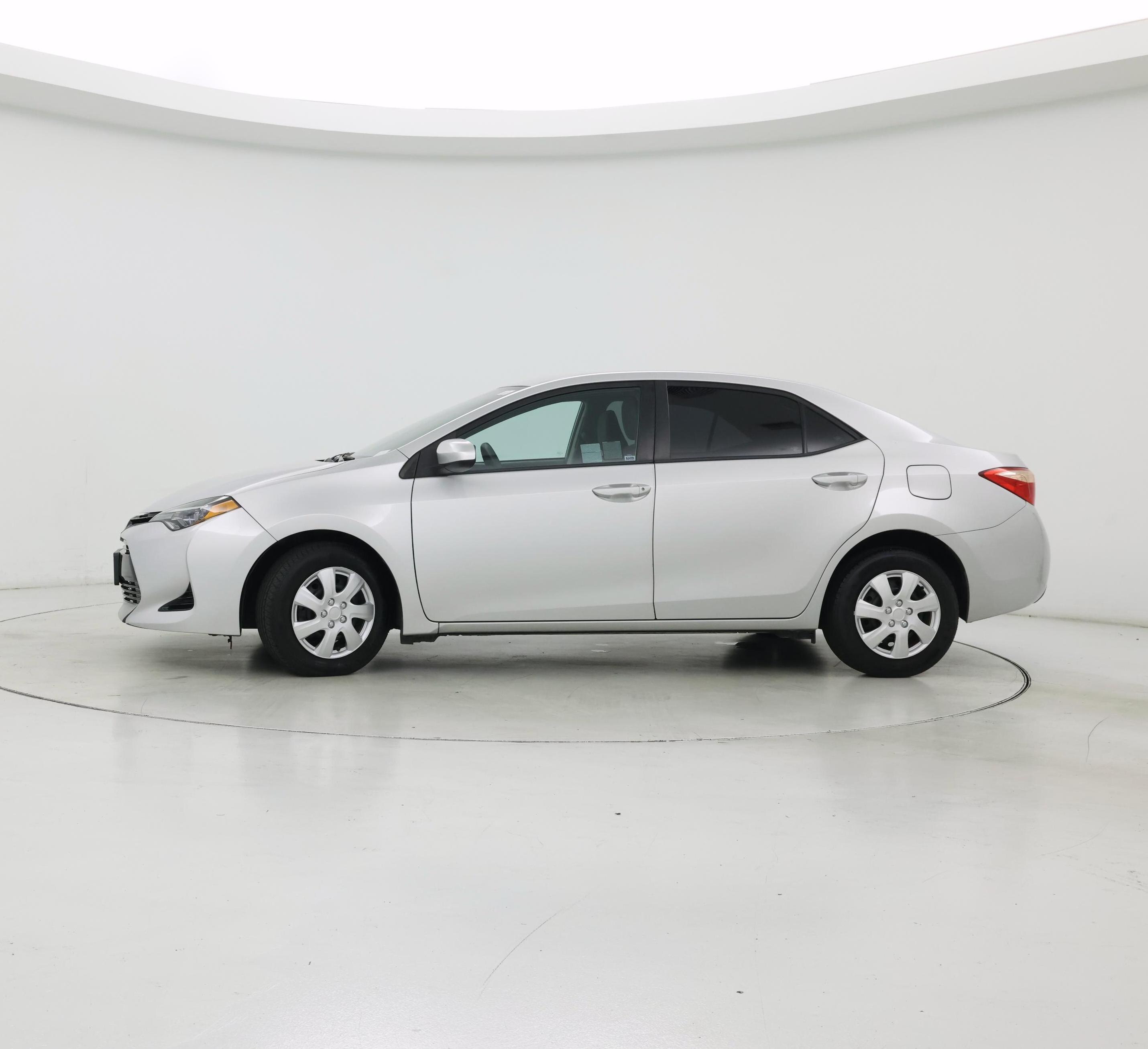Thumbnail: 2017 Toyota Corolla - 3