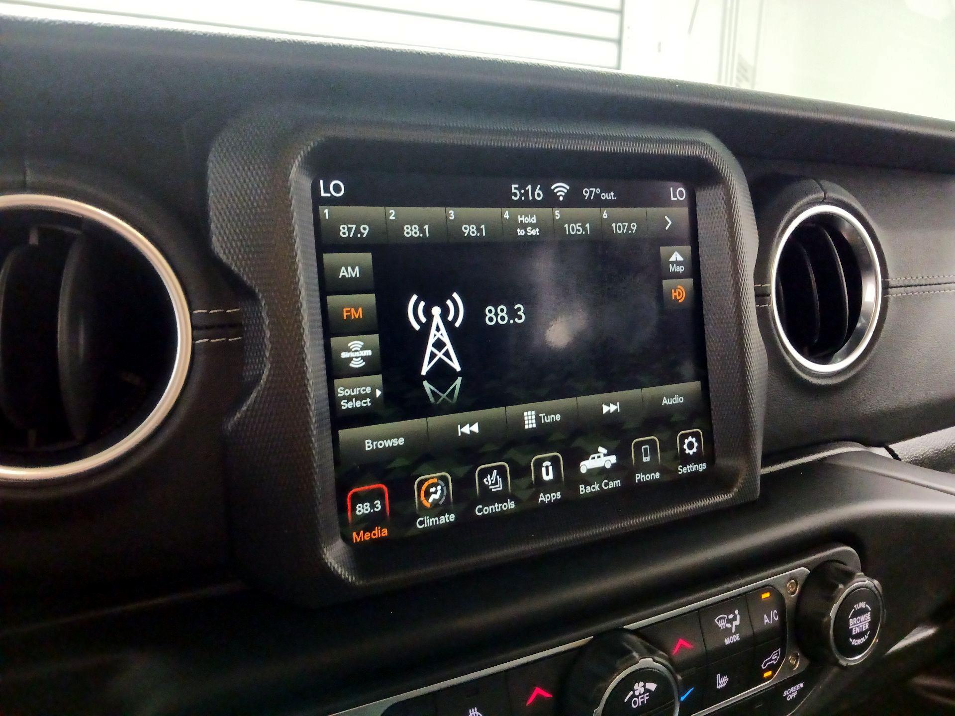 Thumbnail: 2020 Jeep Gladiator - 15