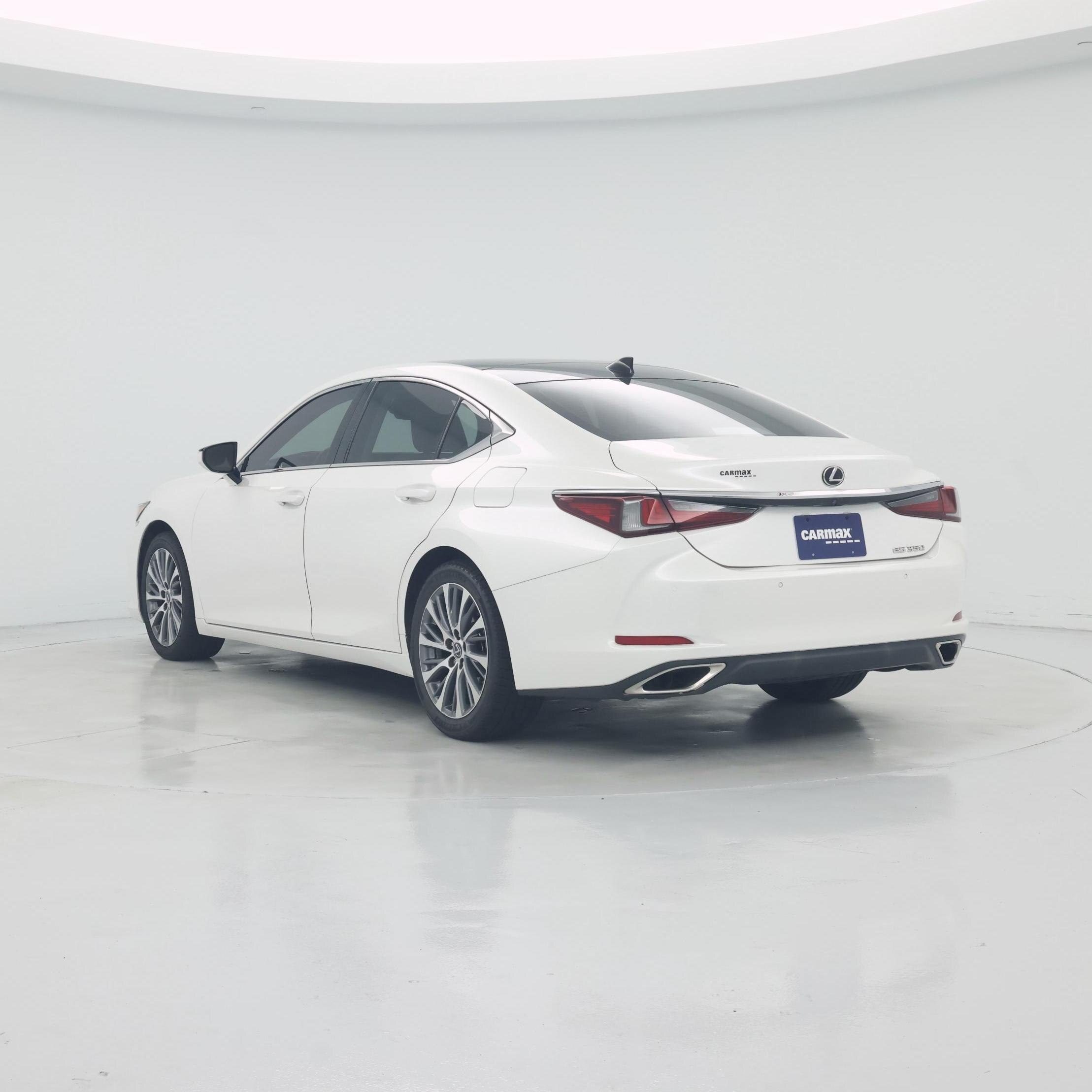 Thumbnail: 2019 Lexus ES - 2