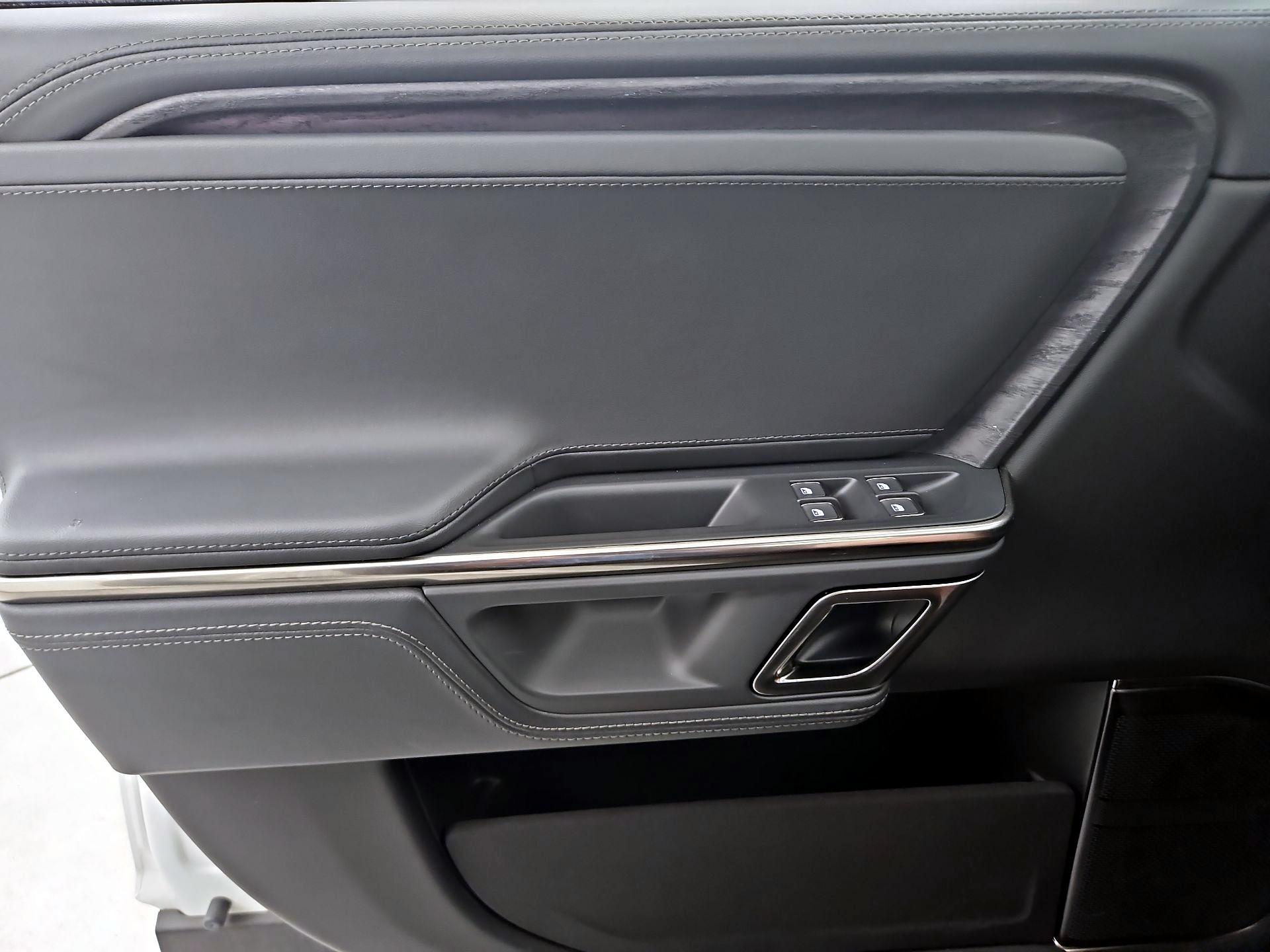 Thumbnail: 2024 Rivian R1S - 12