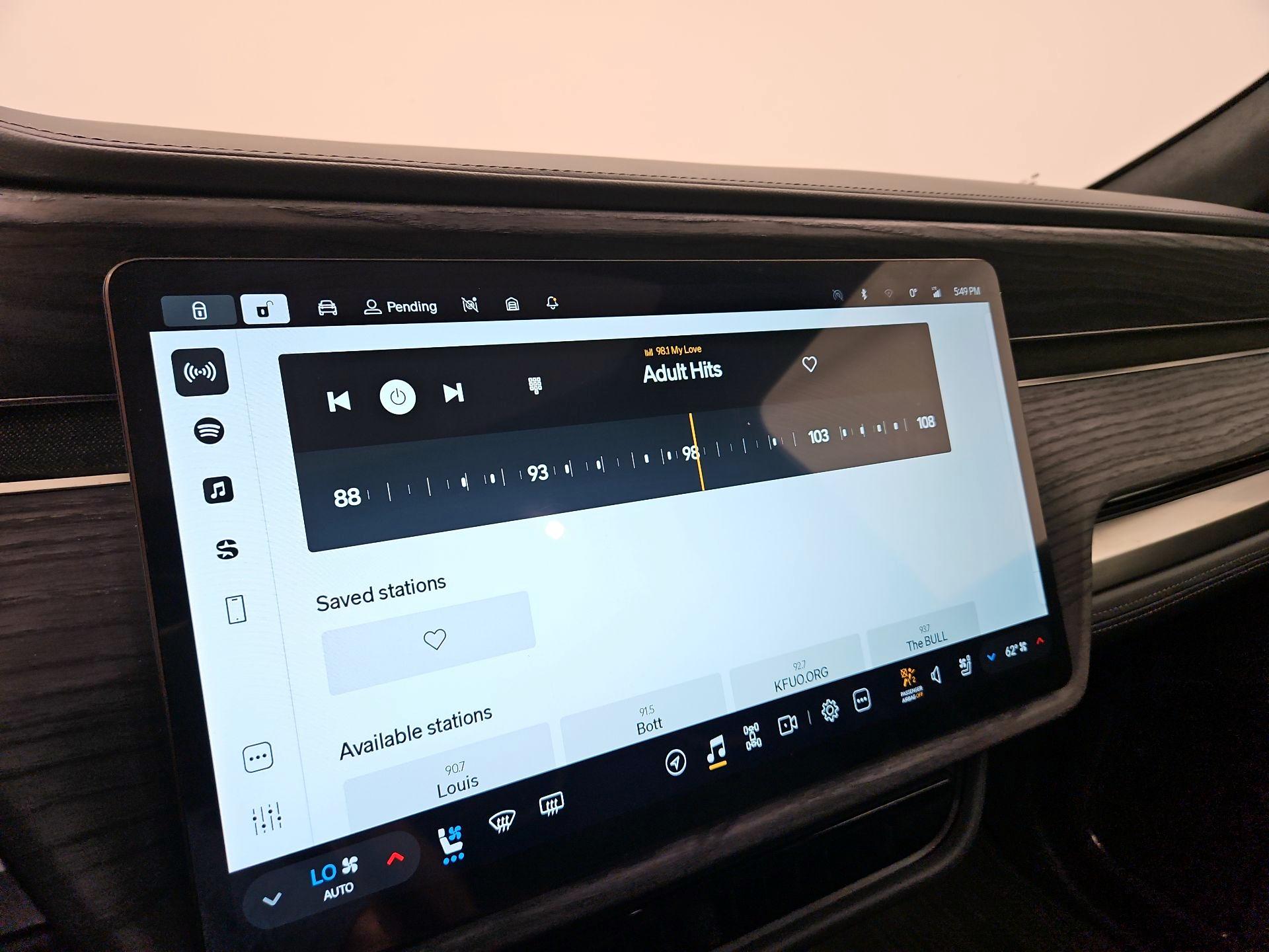 Thumbnail: 2024 Rivian R1S - 14