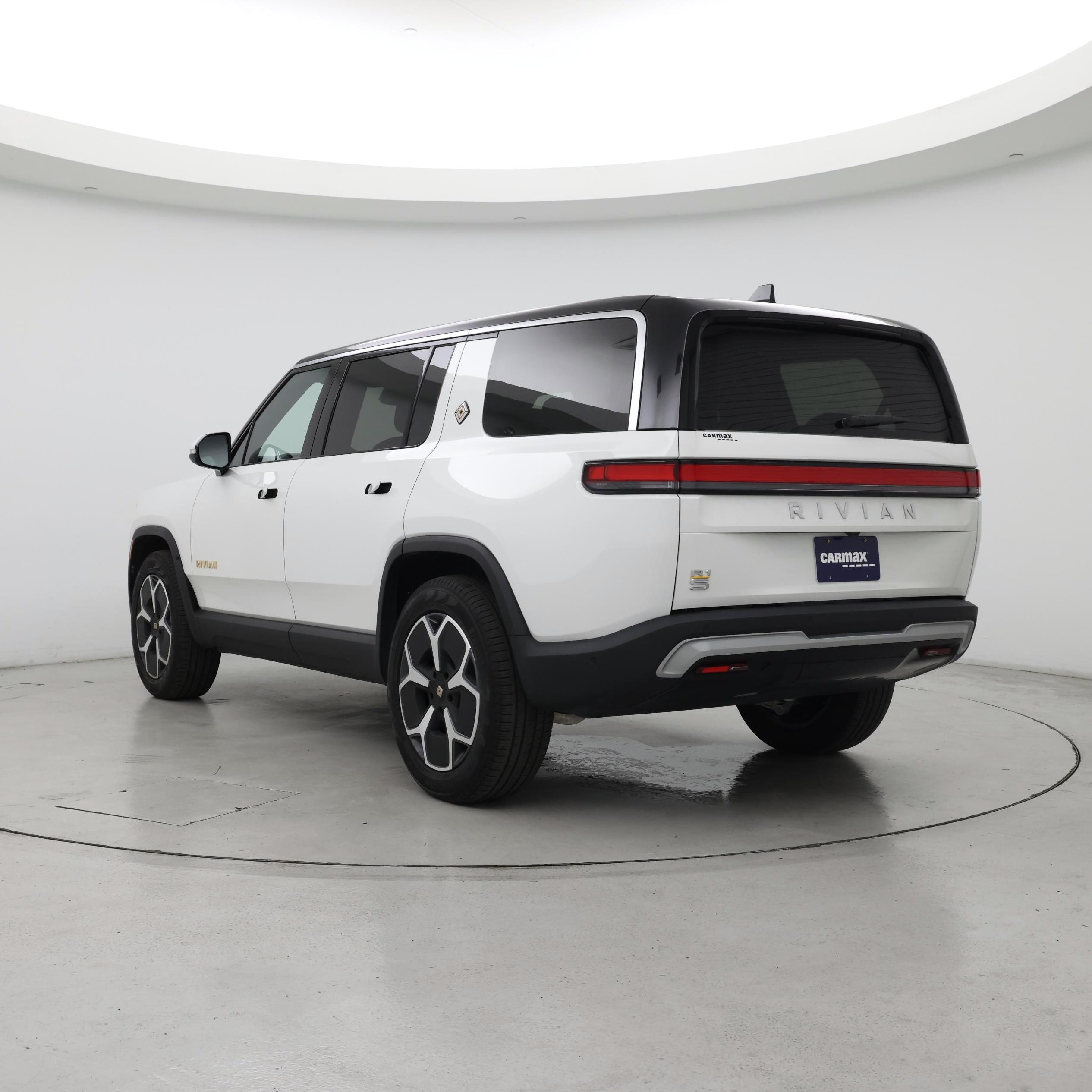Thumbnail: 2024 Rivian R1S - 2