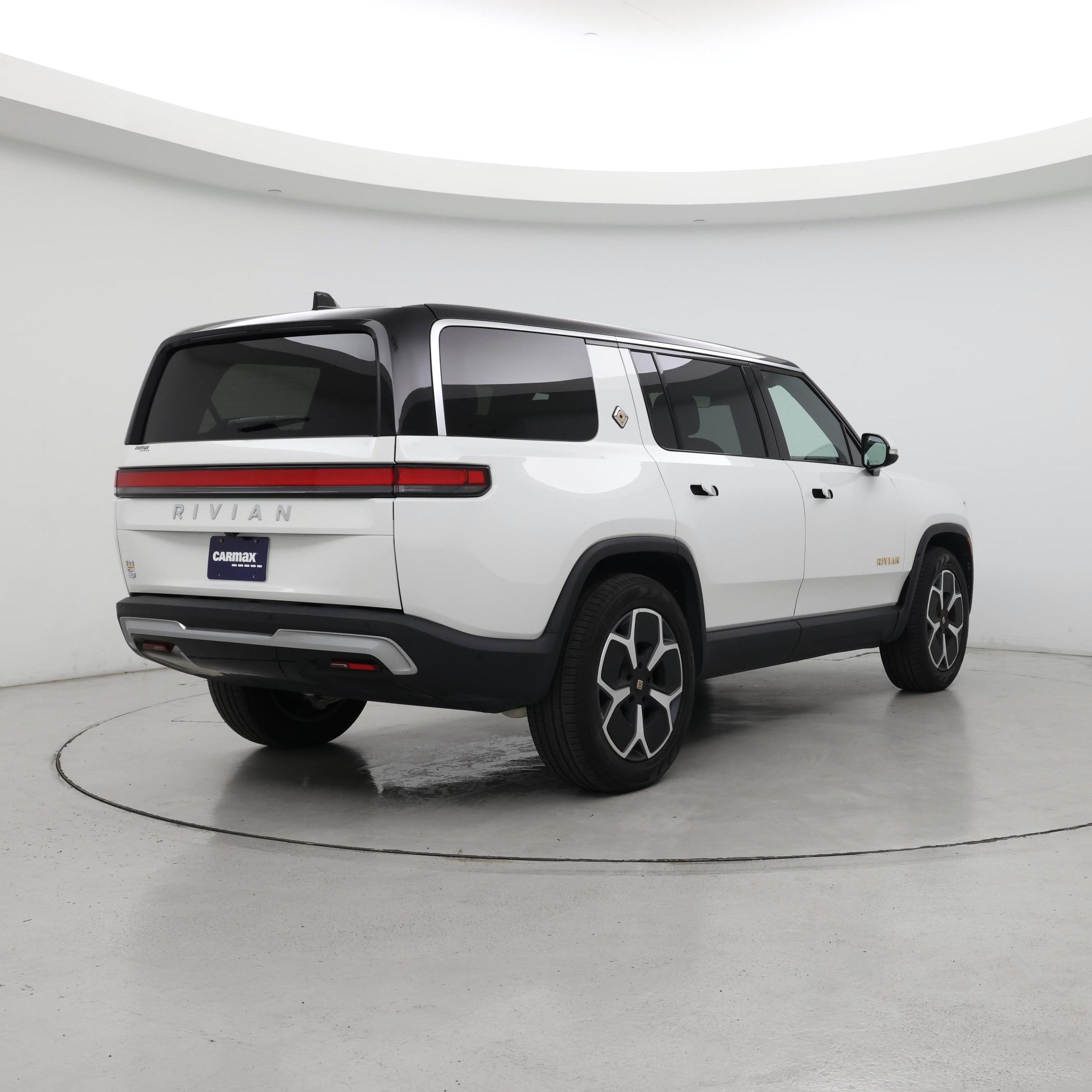 Thumbnail: 2024 Rivian R1S - 8