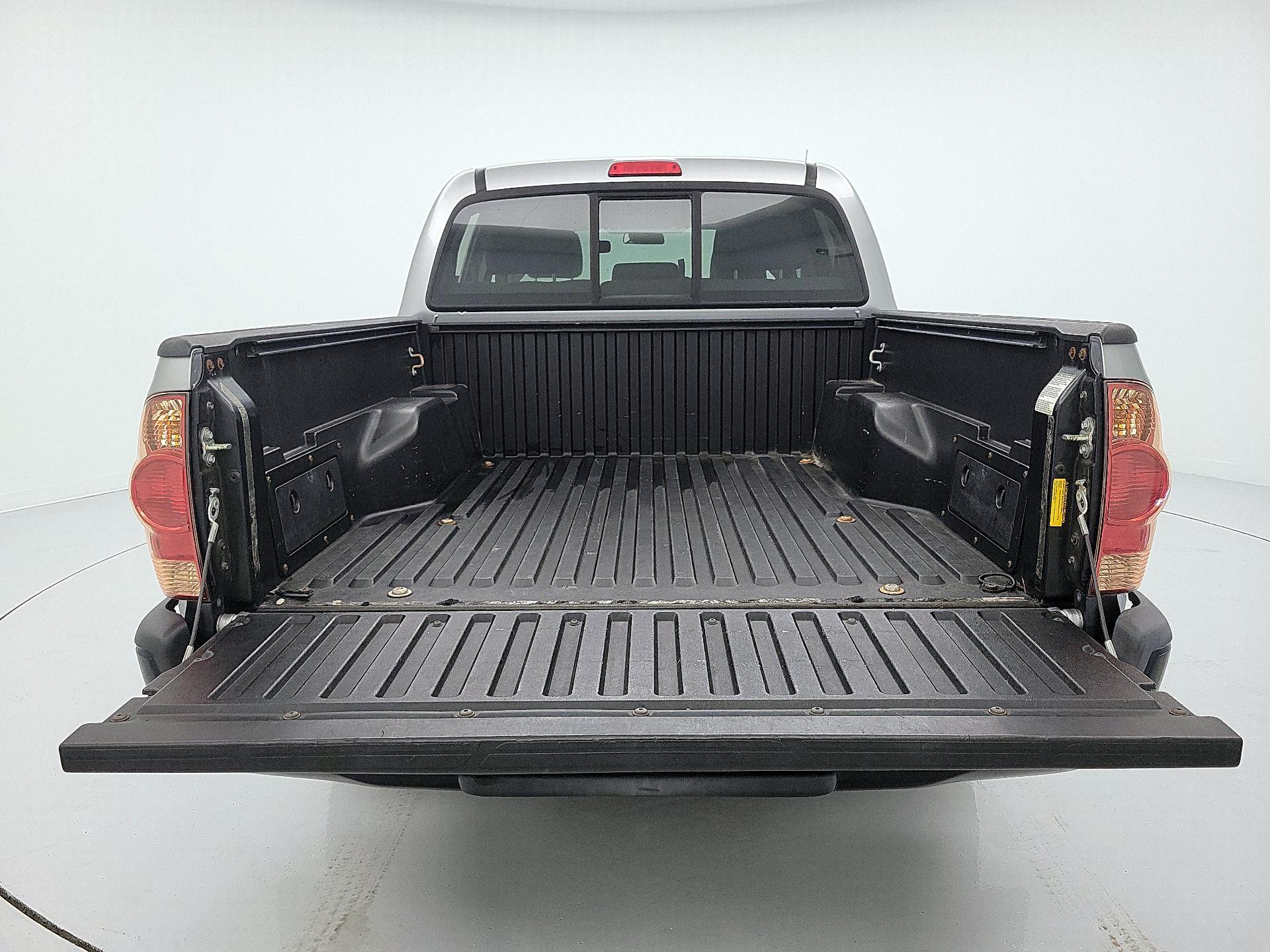 Thumbnail: 2015 Toyota Tacoma - 19