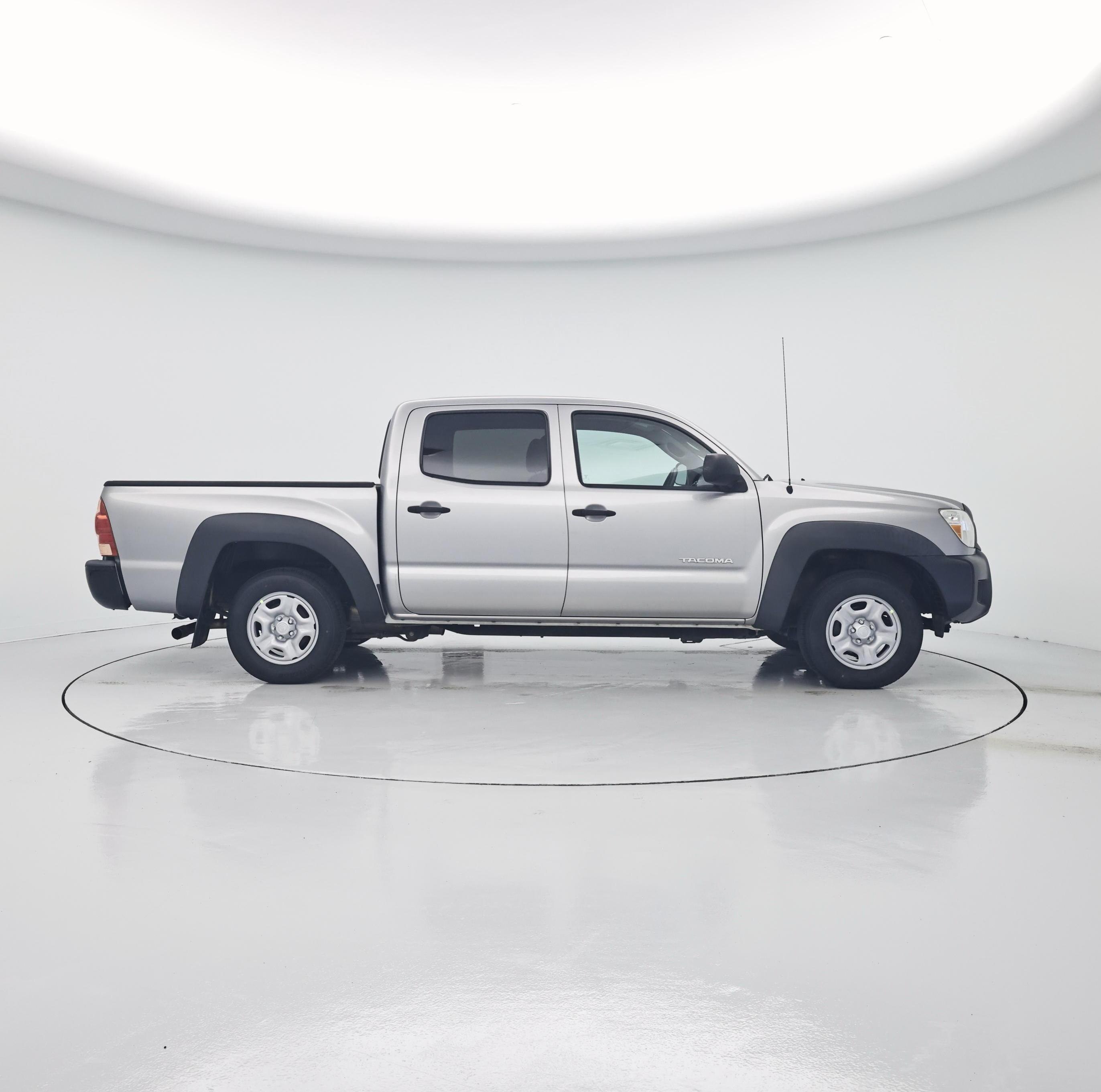 Thumbnail: 2015 Toyota Tacoma - 7