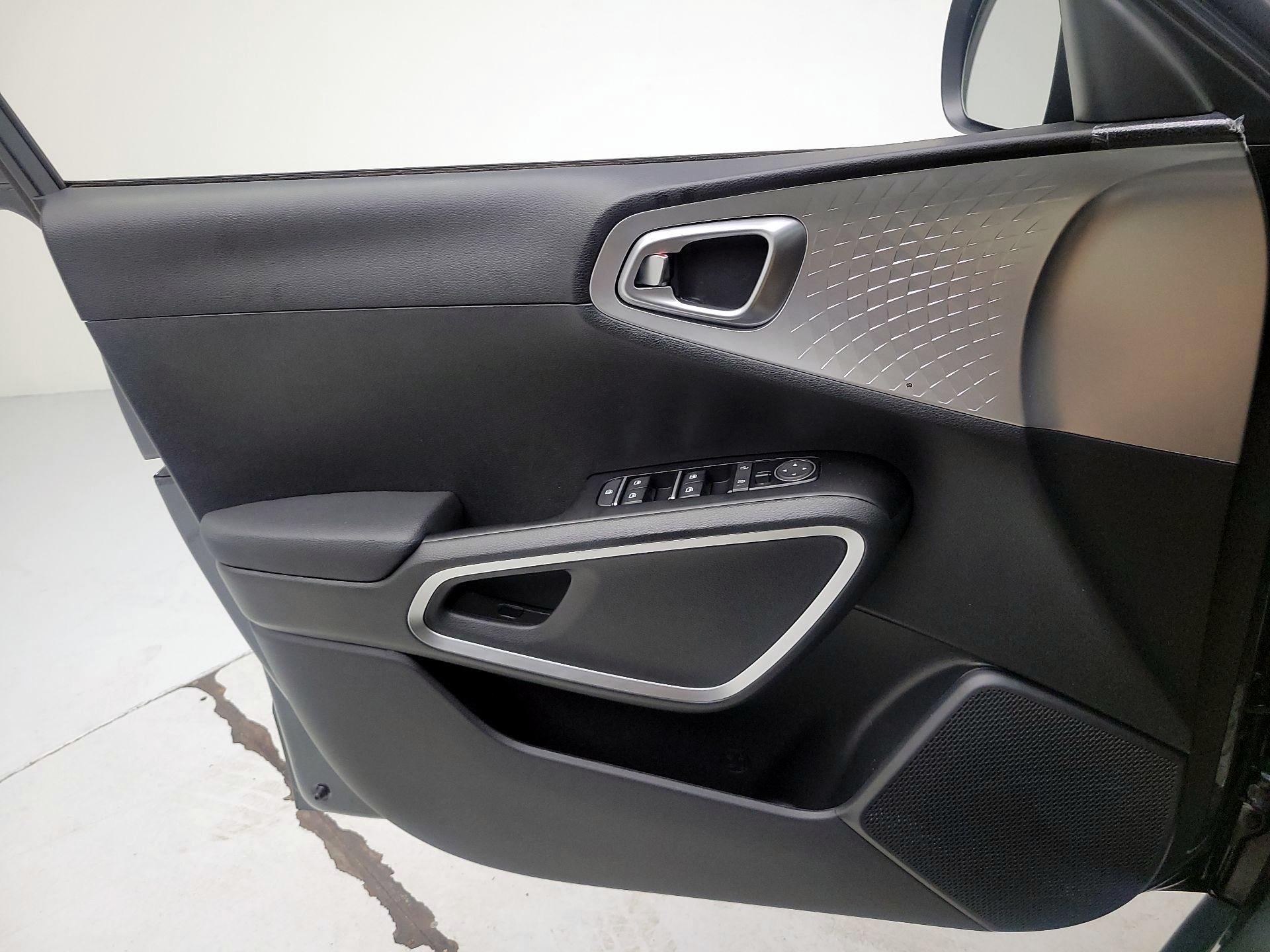 Thumbnail: 2025 Kia Soul - 12