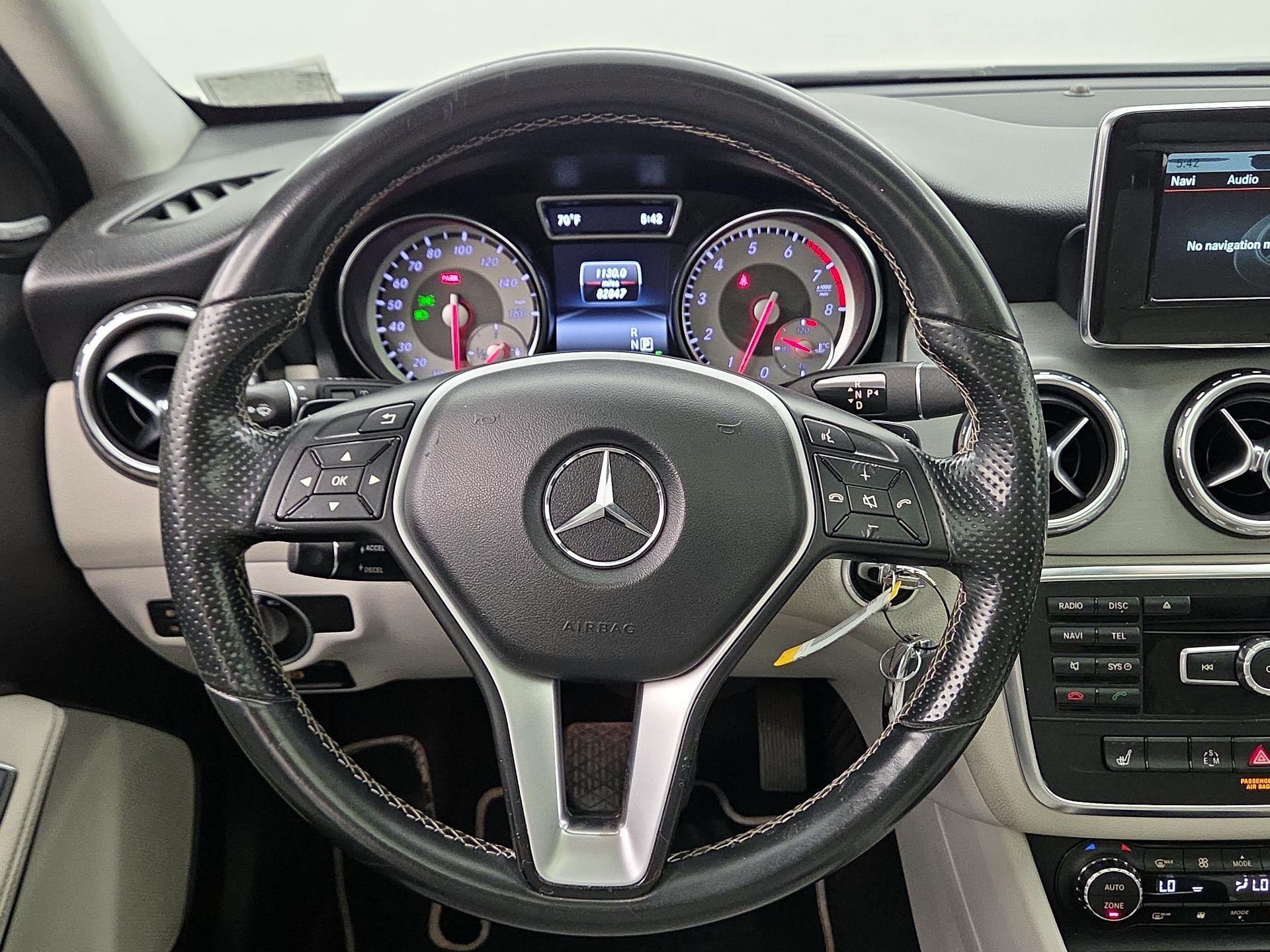 Thumbnail: 2015 Mercedes-Benz GLA - 10