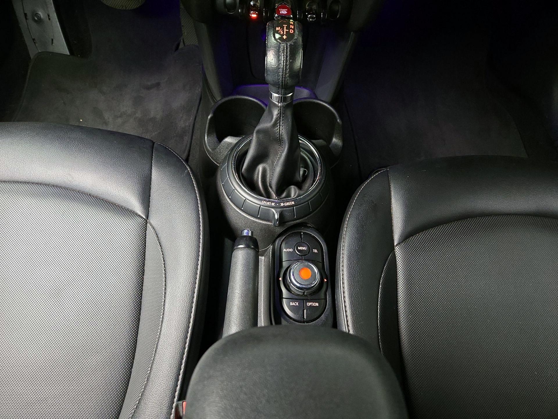 Thumbnail: 2016 MINI Cooper - 16