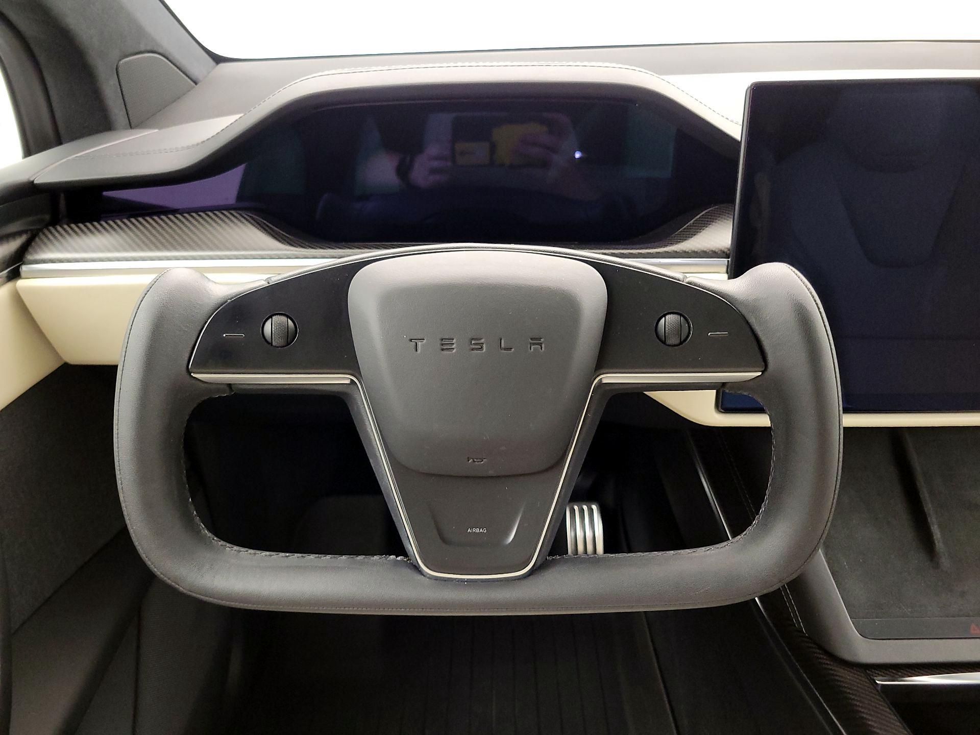 Thumbnail: 2022 Tesla Model X - 10