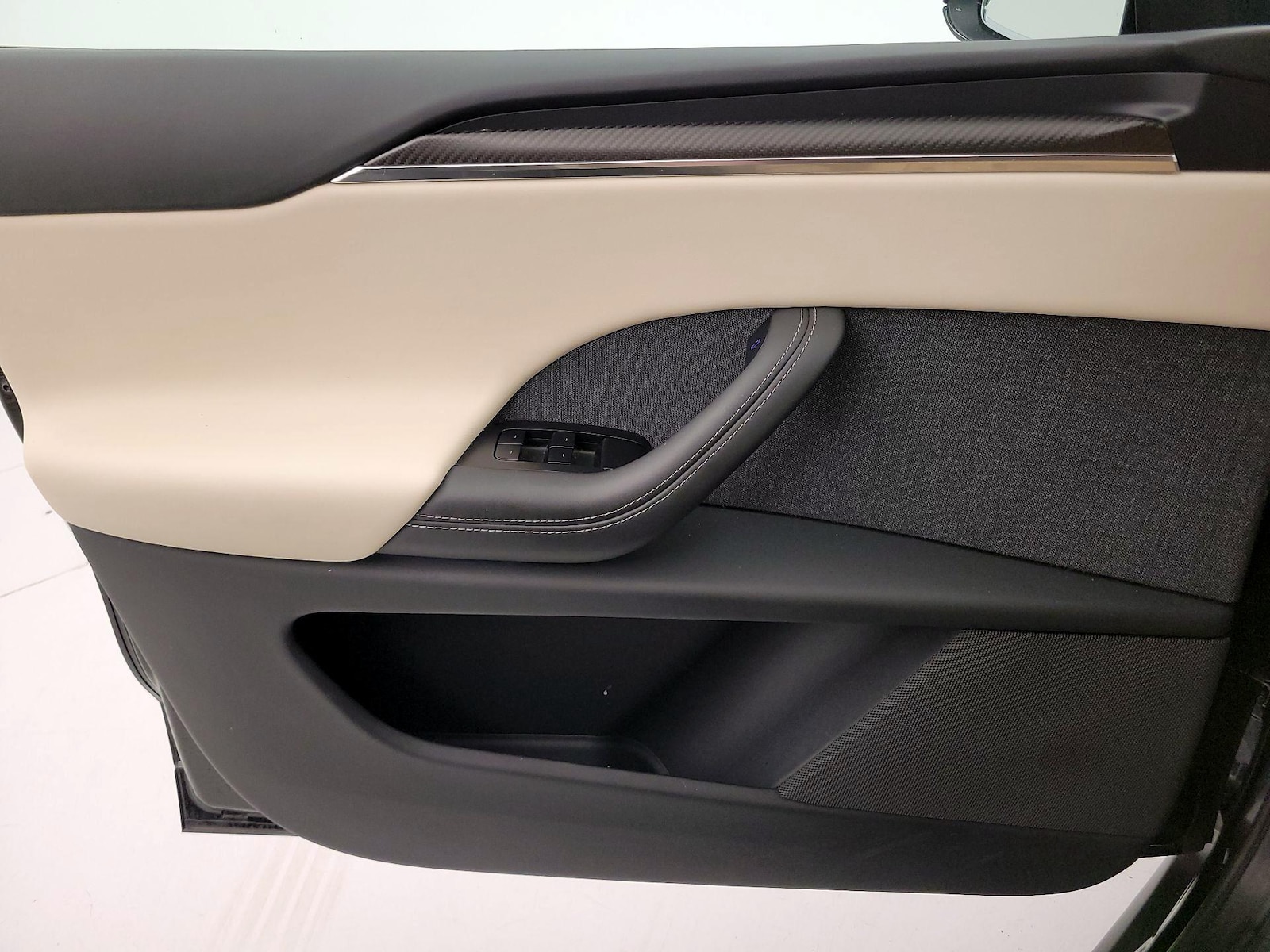 2022 Tesla Model X Plaid - Photo 13