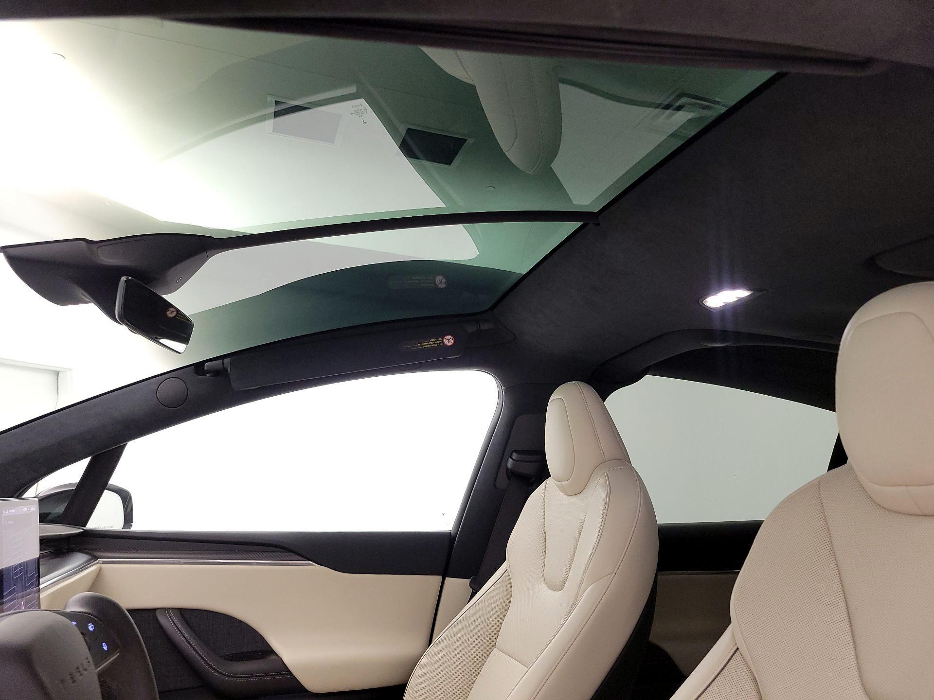 Thumbnail: 2022 Tesla Model X - 18
