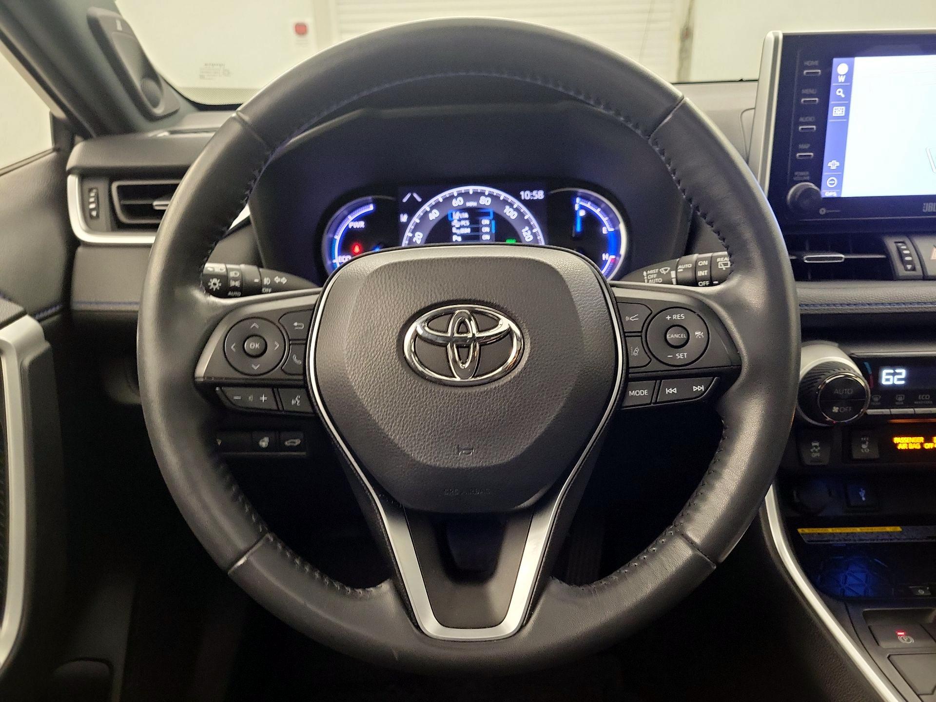 Thumbnail: 2021 Toyota RAV4 - 10