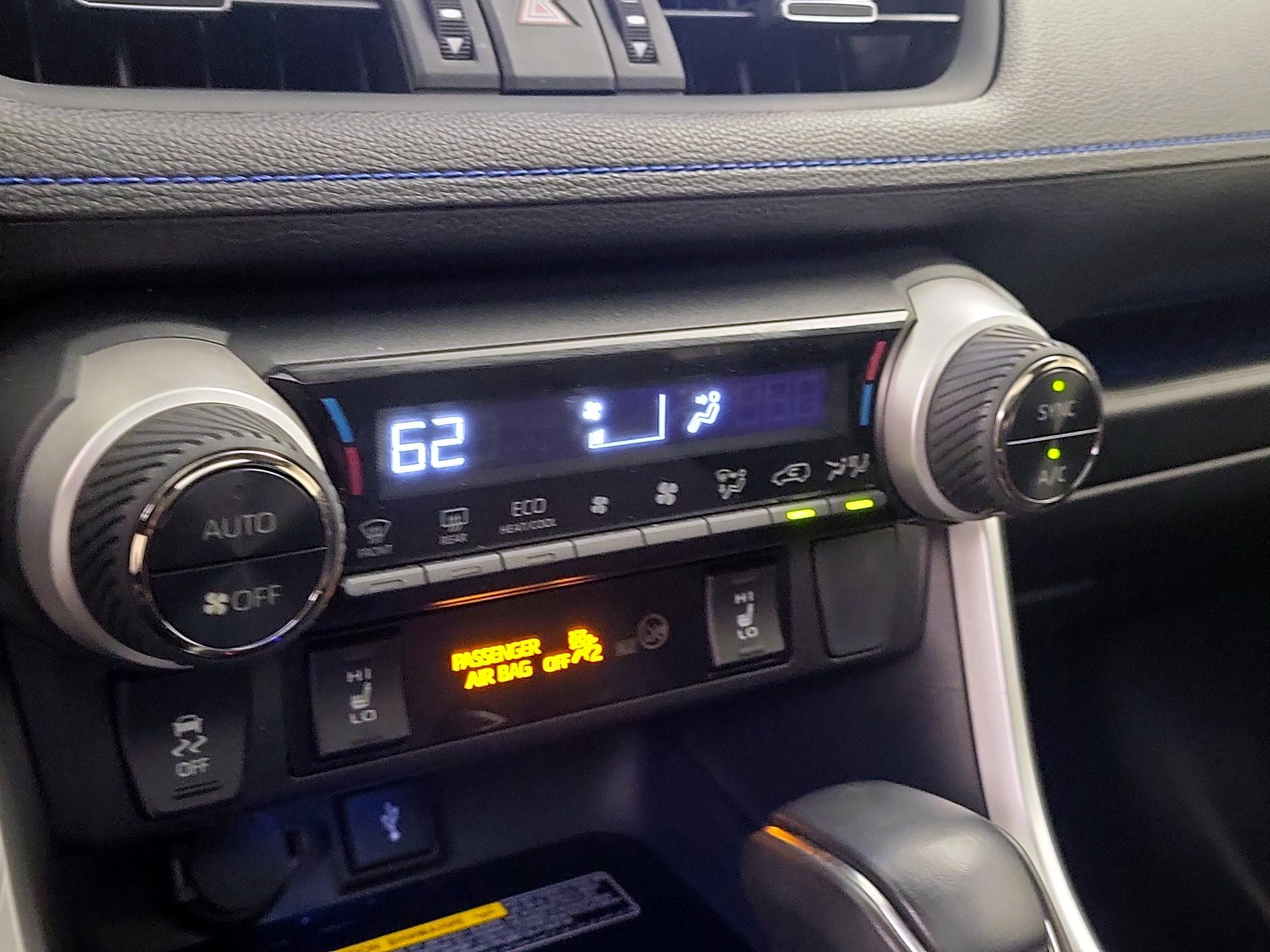 Thumbnail: 2021 Toyota RAV4 - 17