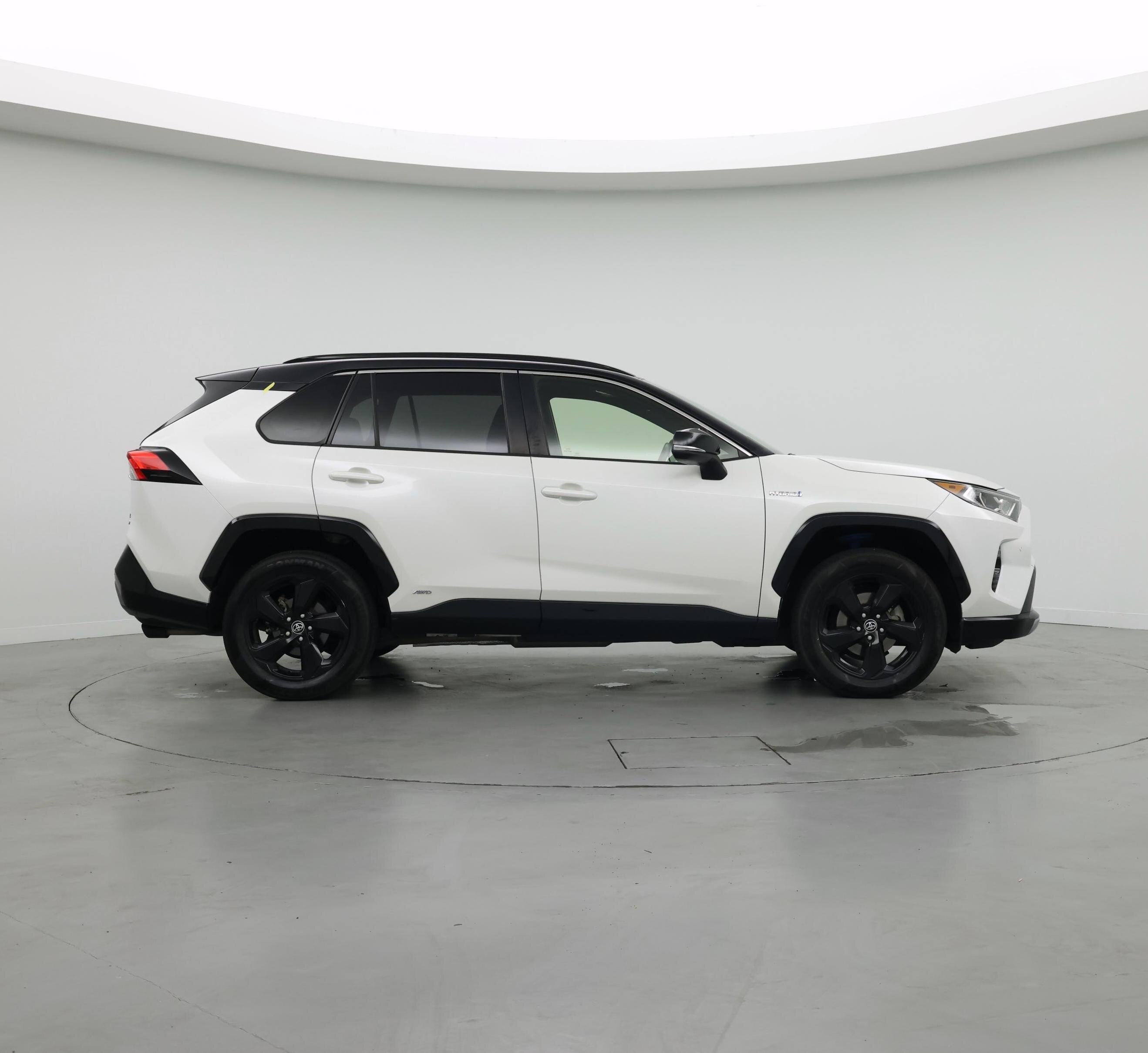 Thumbnail: 2021 Toyota RAV4 - 7