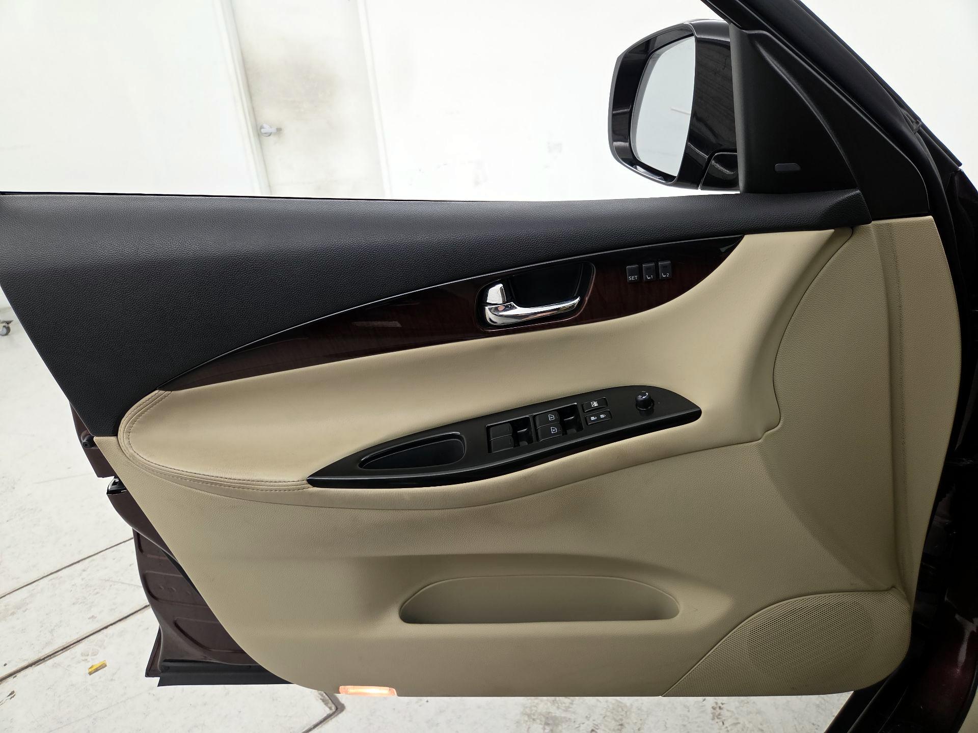 Thumbnail: 2017 INFINITI QX50 - 12
