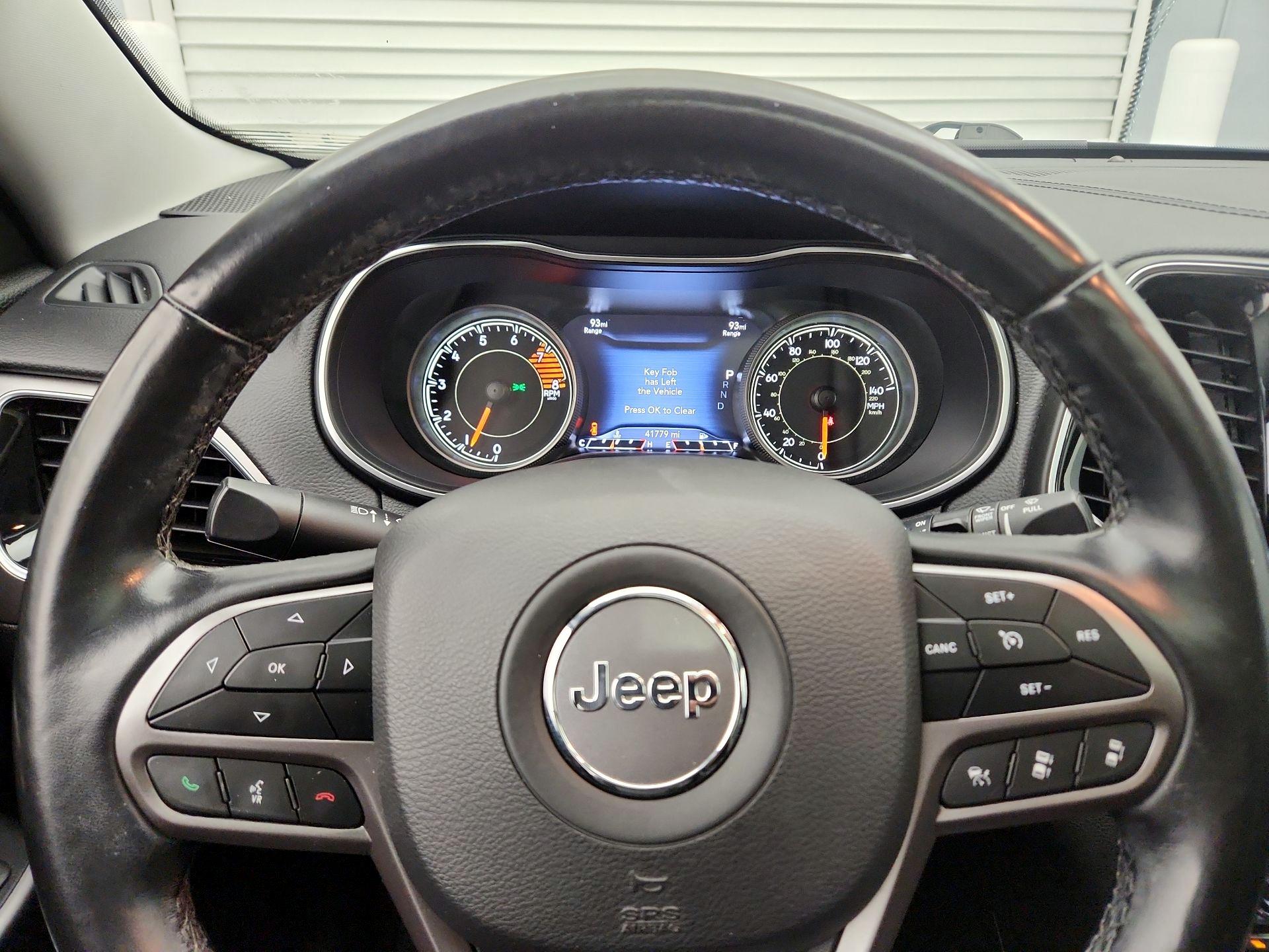 Thumbnail: 2021 Jeep Cherokee - 10