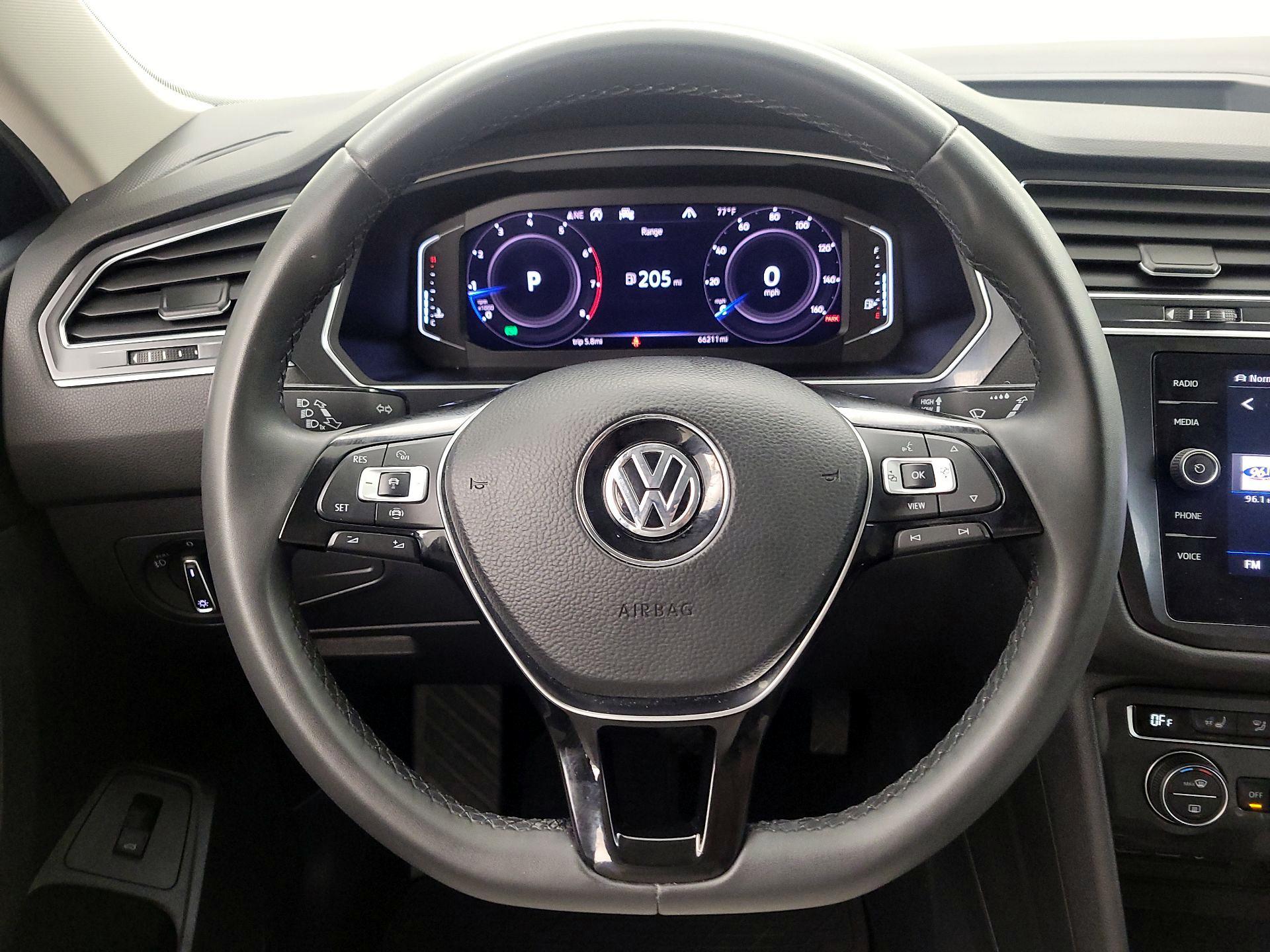 Thumbnail: 2020 Volkswagen Tiguan - 10