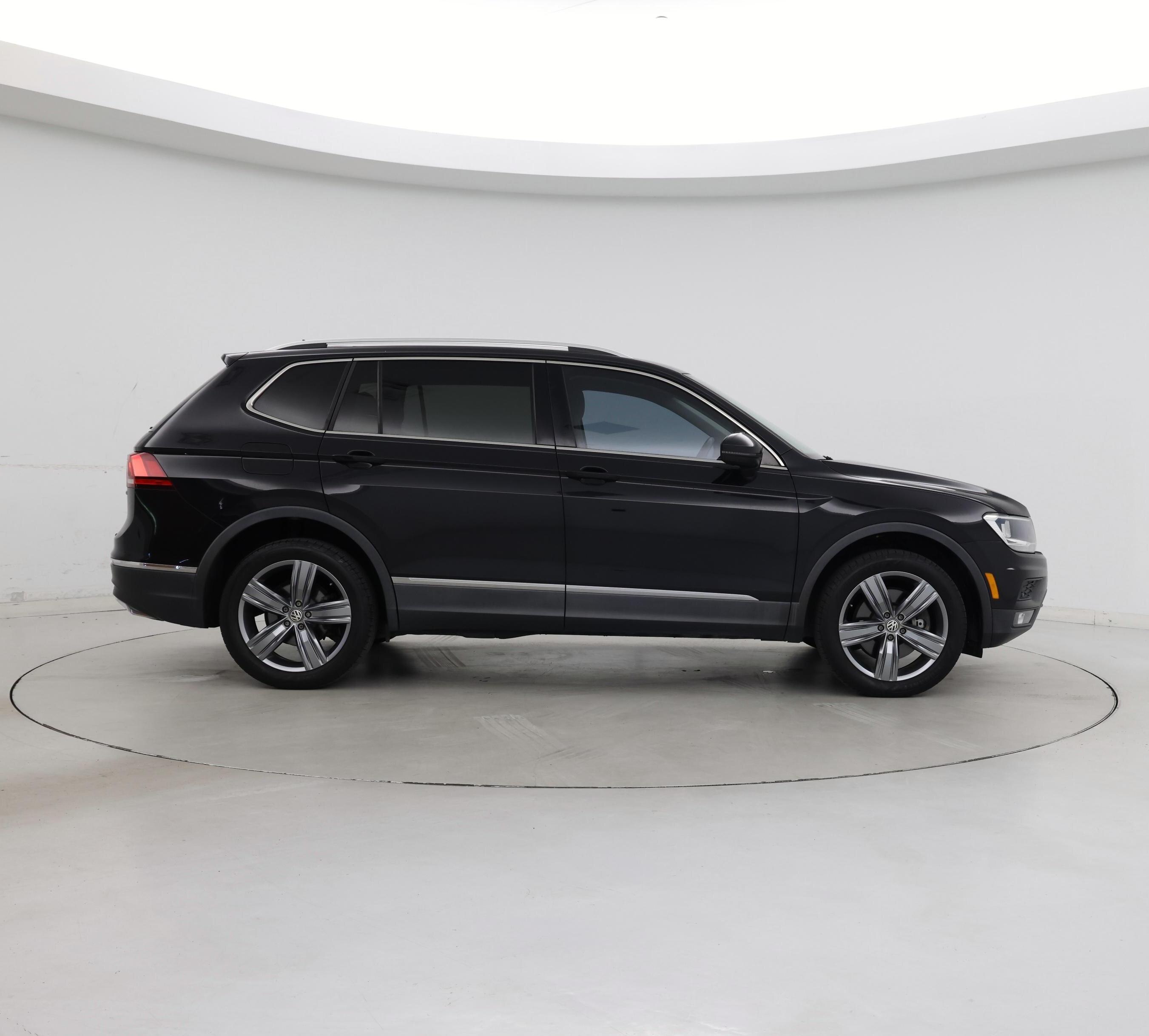 Thumbnail: 2020 Volkswagen Tiguan - 7