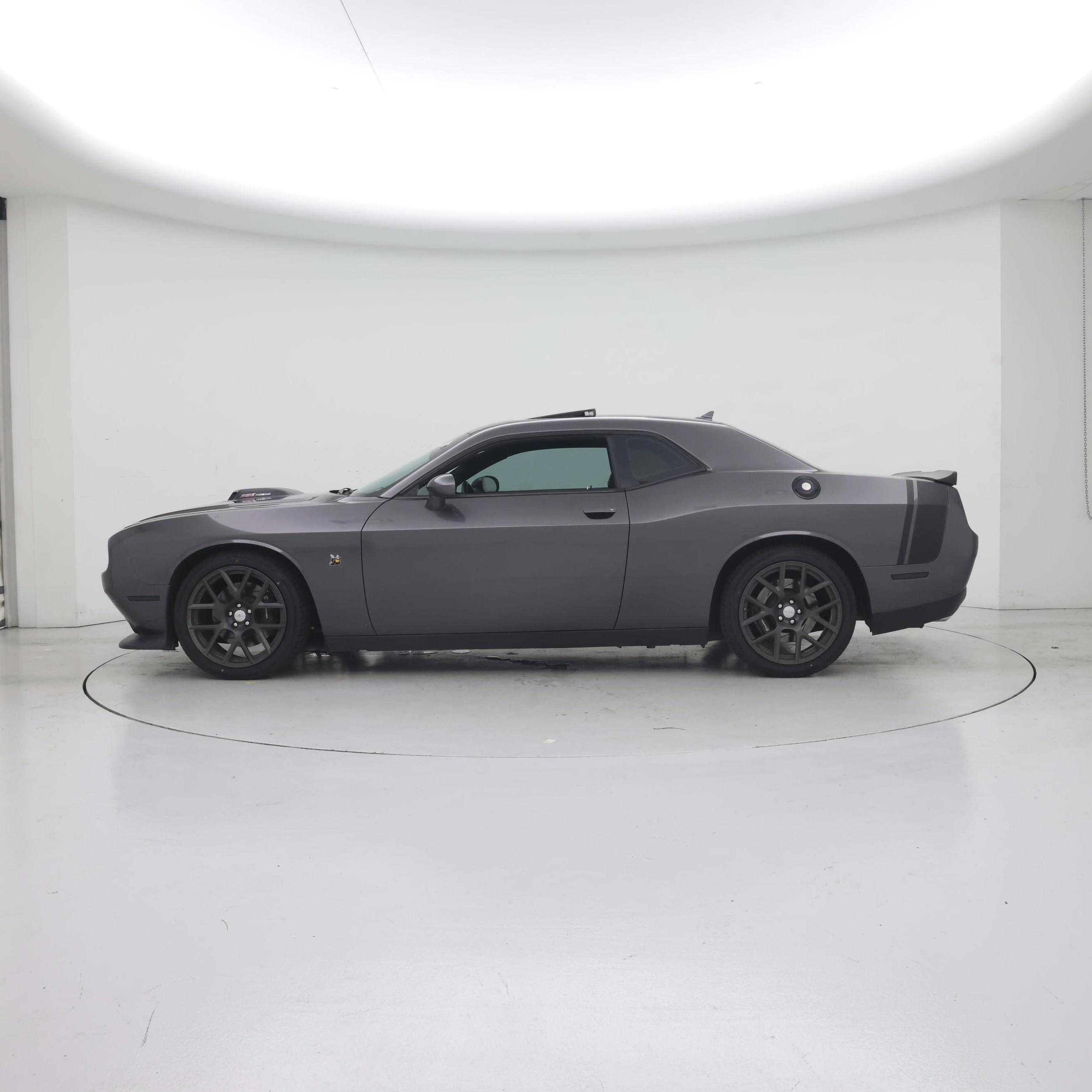 Thumbnail: 2016 Dodge Challenger - 3