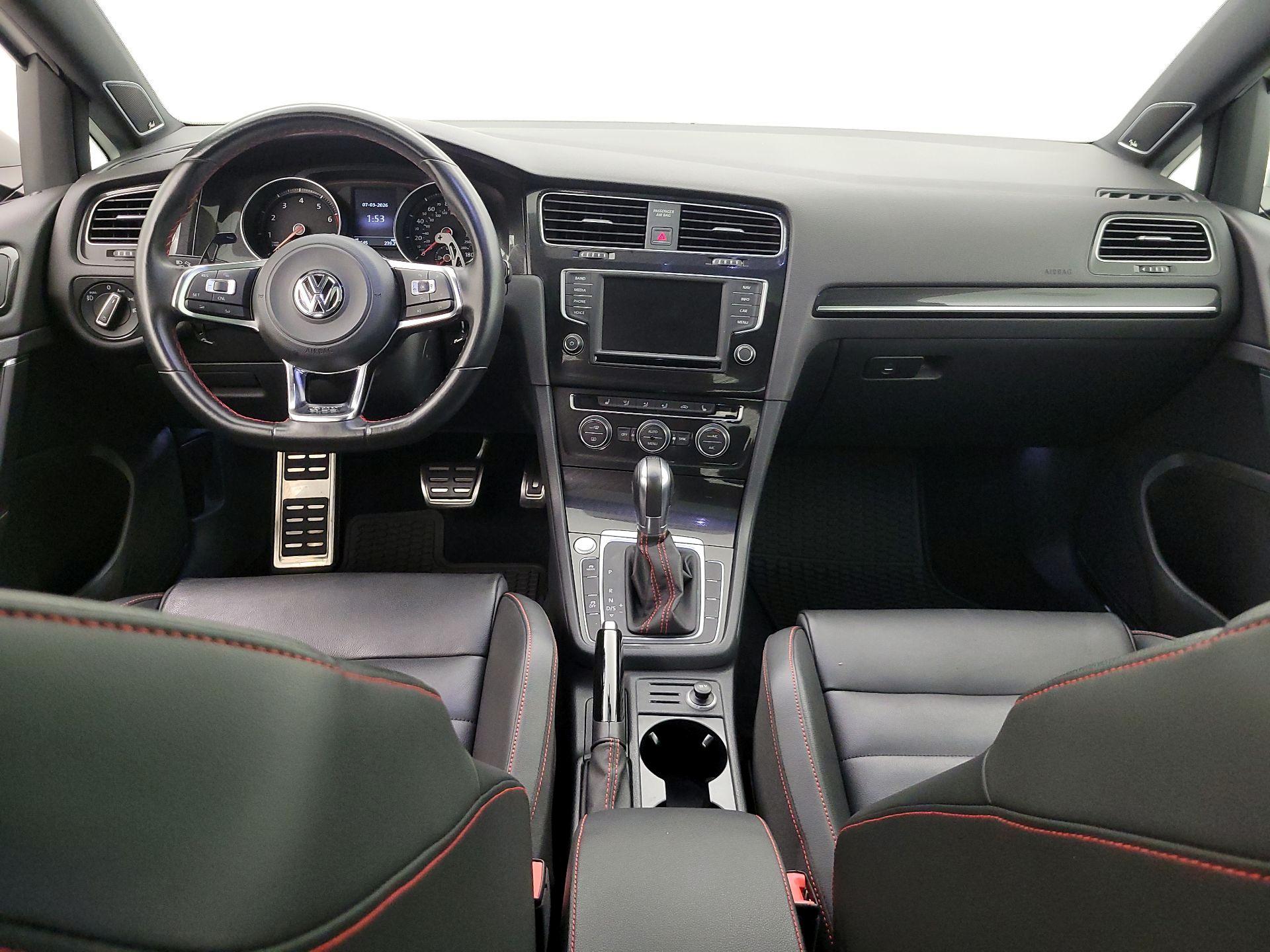Thumbnail: 2016 Volkswagen Golf - 9