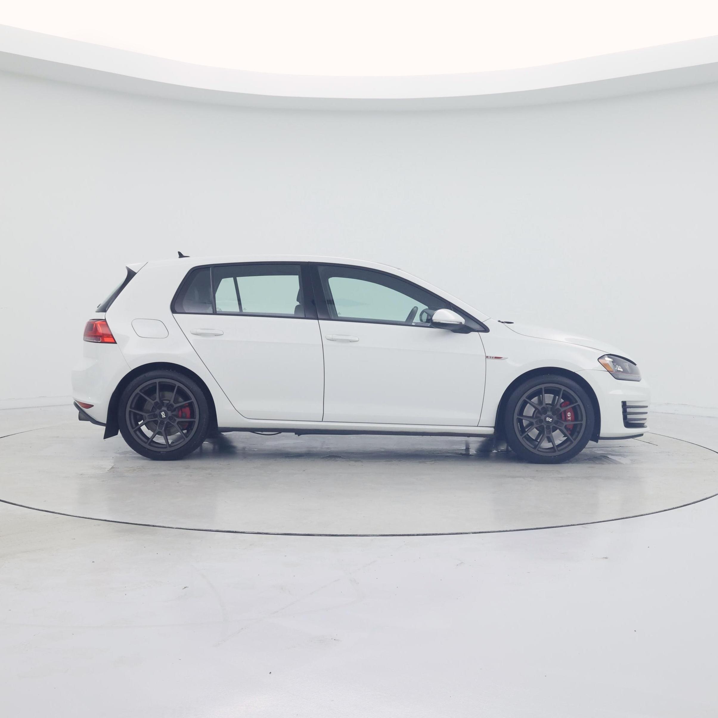Thumbnail: 2016 Volkswagen Golf - 7