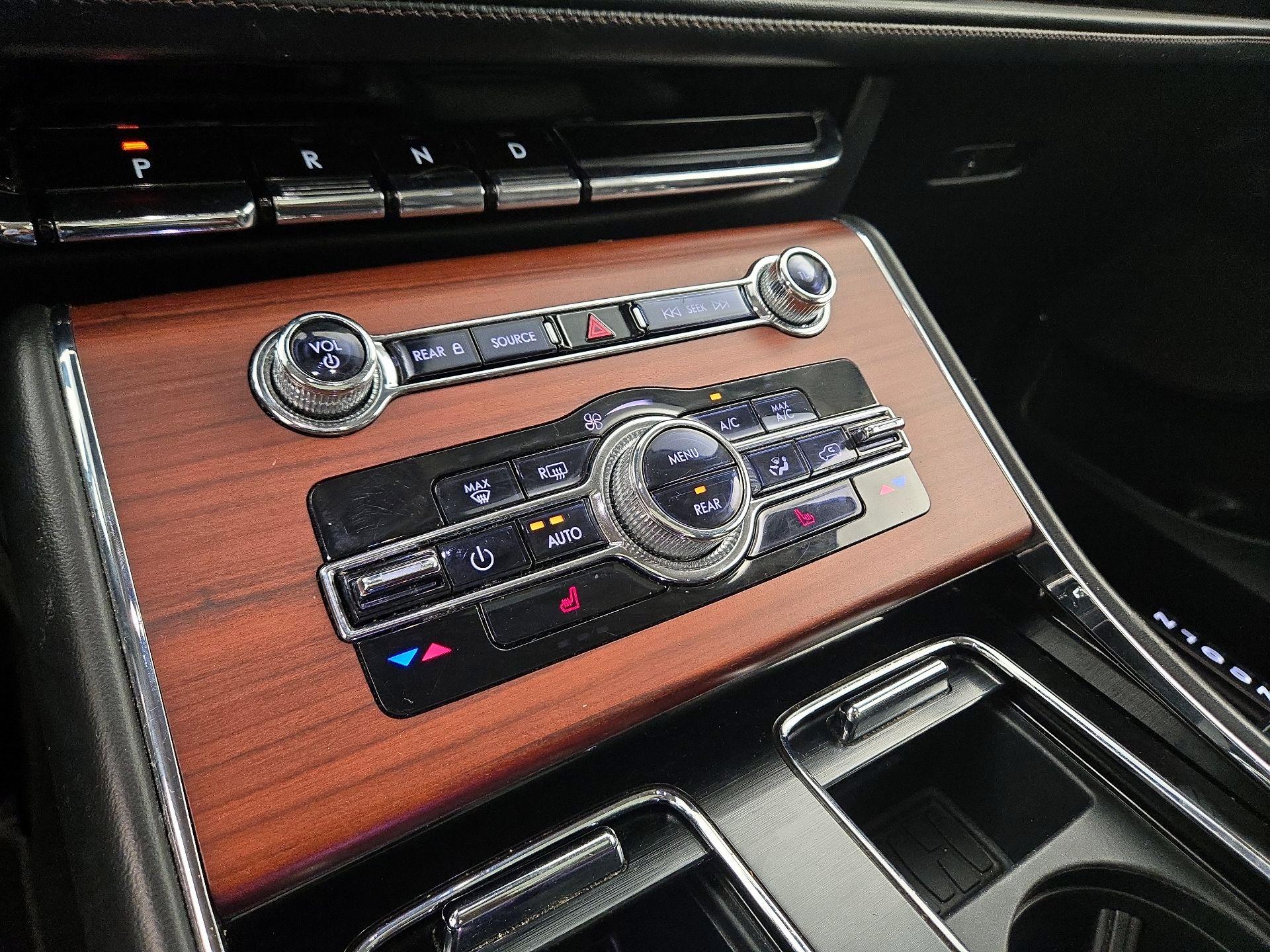 Thumbnail: 2022 Lincoln Aviator - 16