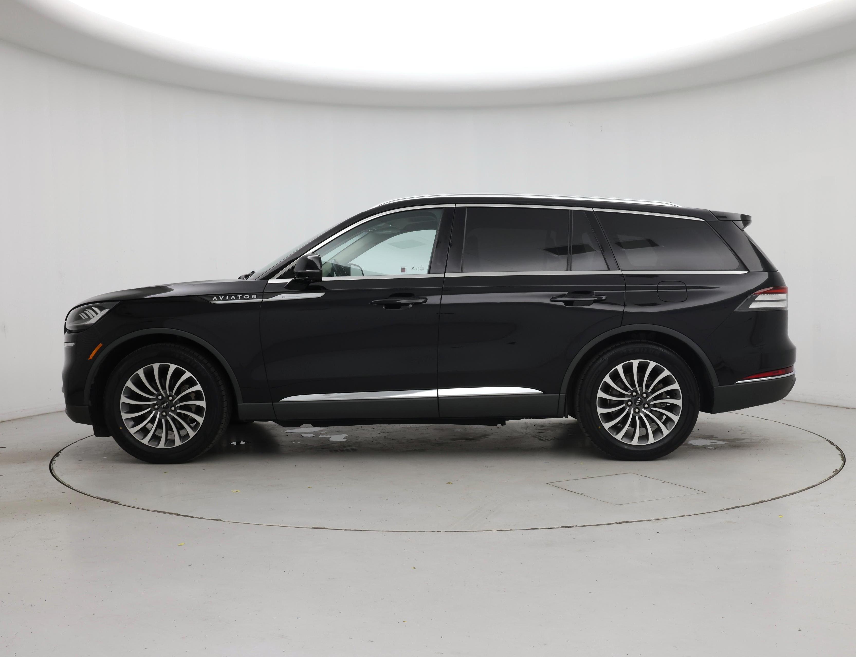 Thumbnail: 2022 Lincoln Aviator - 3