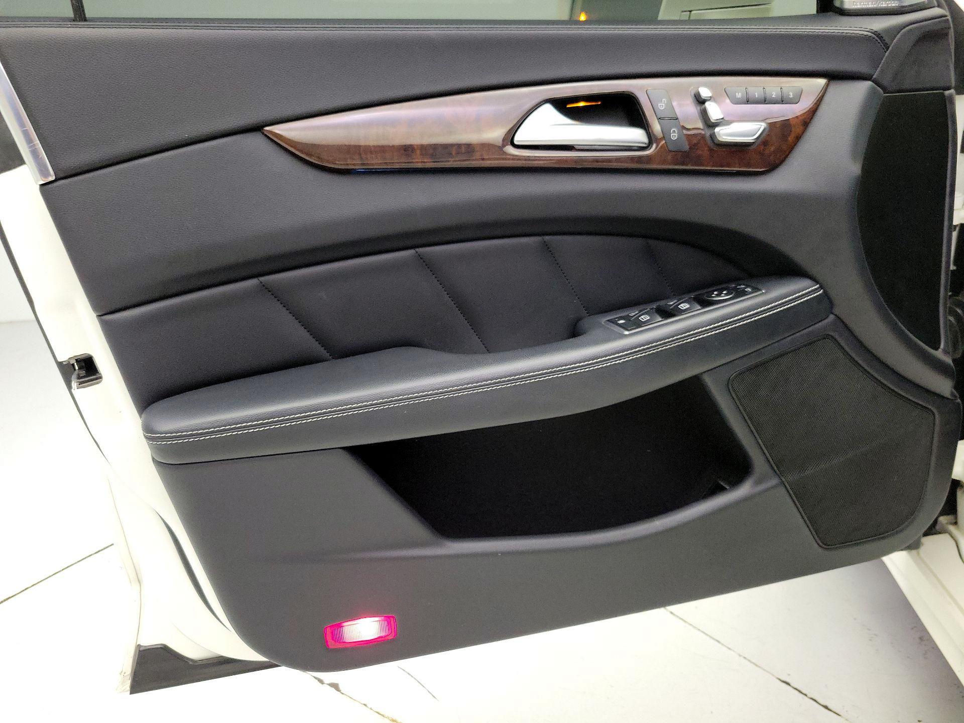 Thumbnail: 2015 Mercedes-Benz CLS - 12