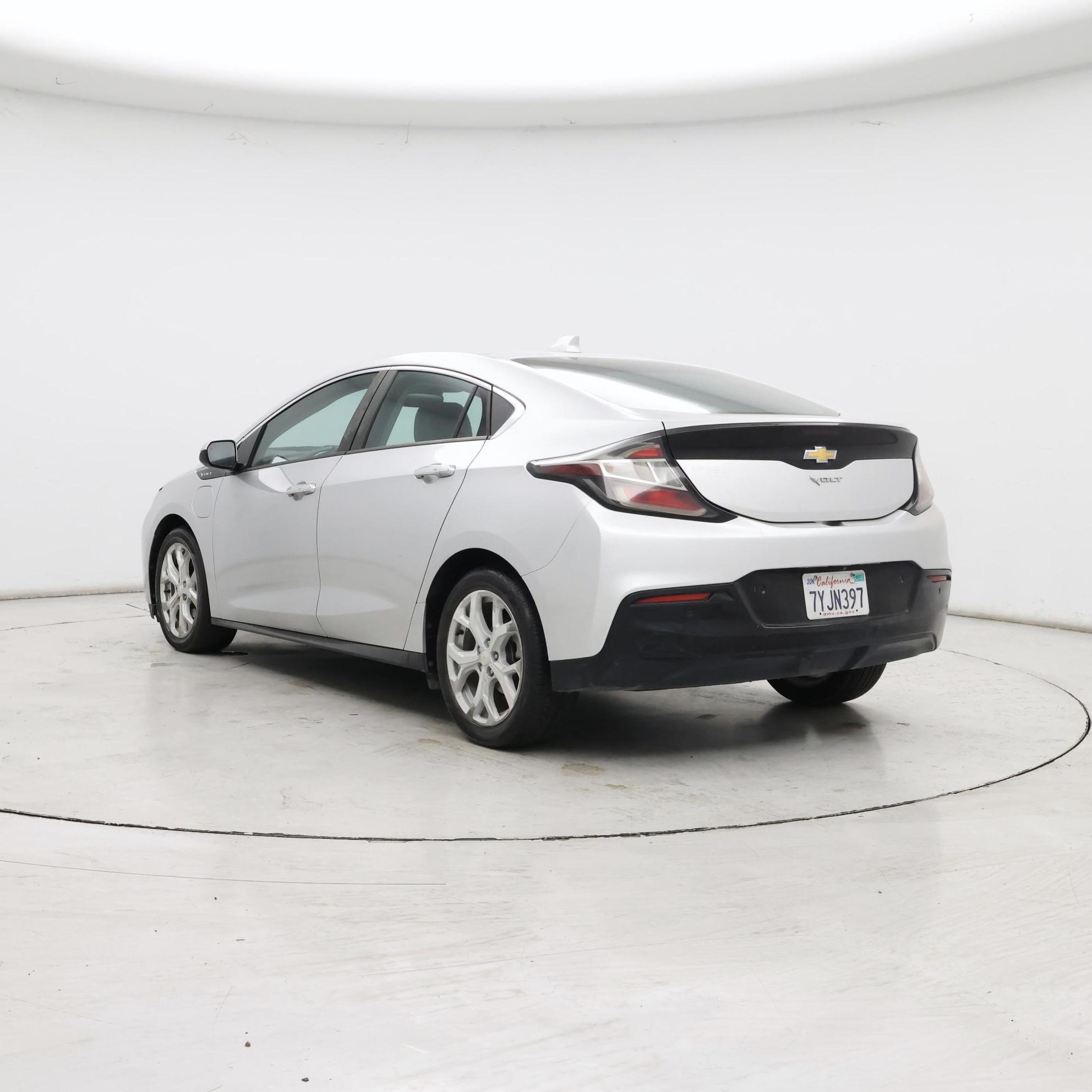 Thumbnail: 2017 Chevrolet Volt - 2