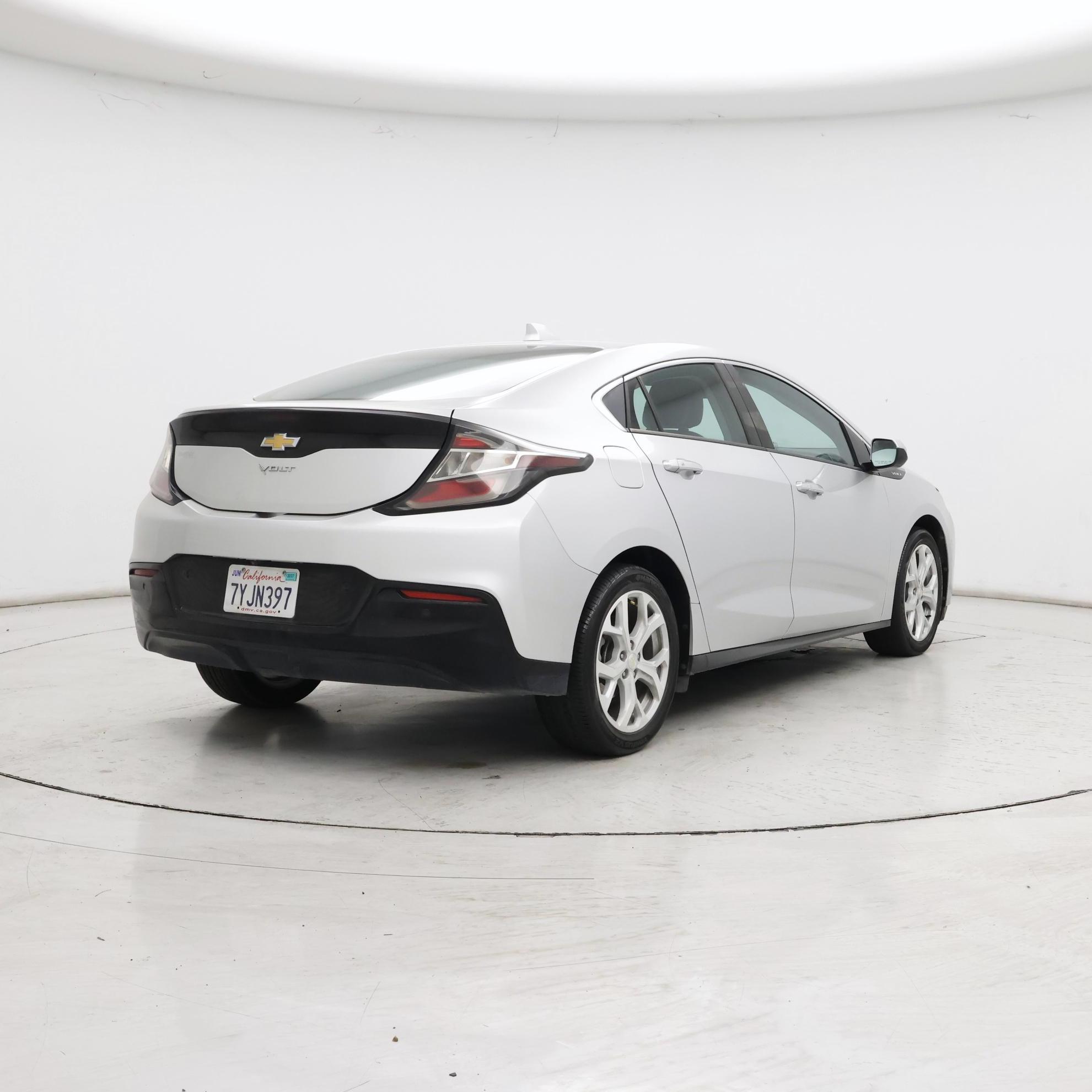 Thumbnail: 2017 Chevrolet Volt - 8