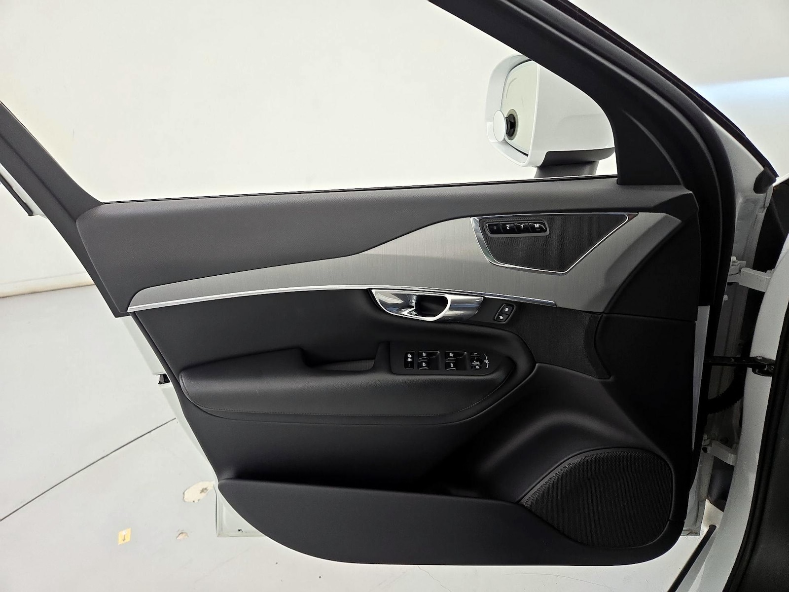 2021 Volvo XC90 Momentum - Photo 13