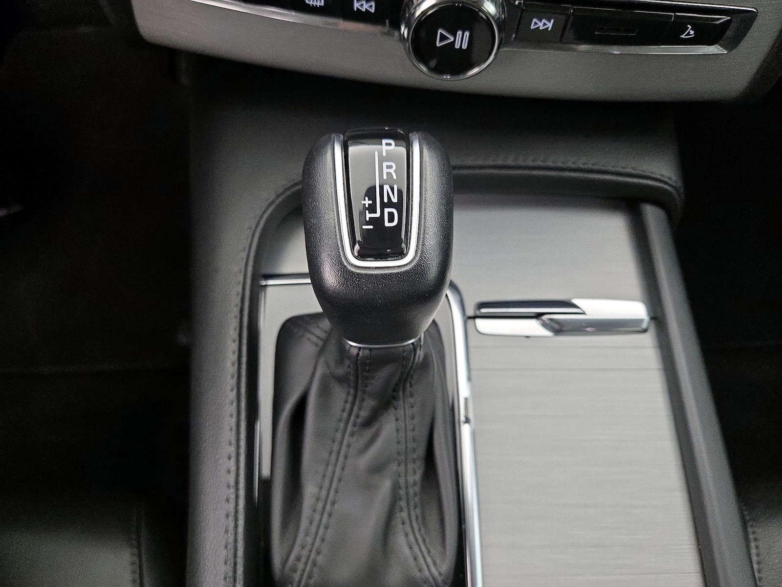 2021 Volvo XC90 Momentum - Photo 19