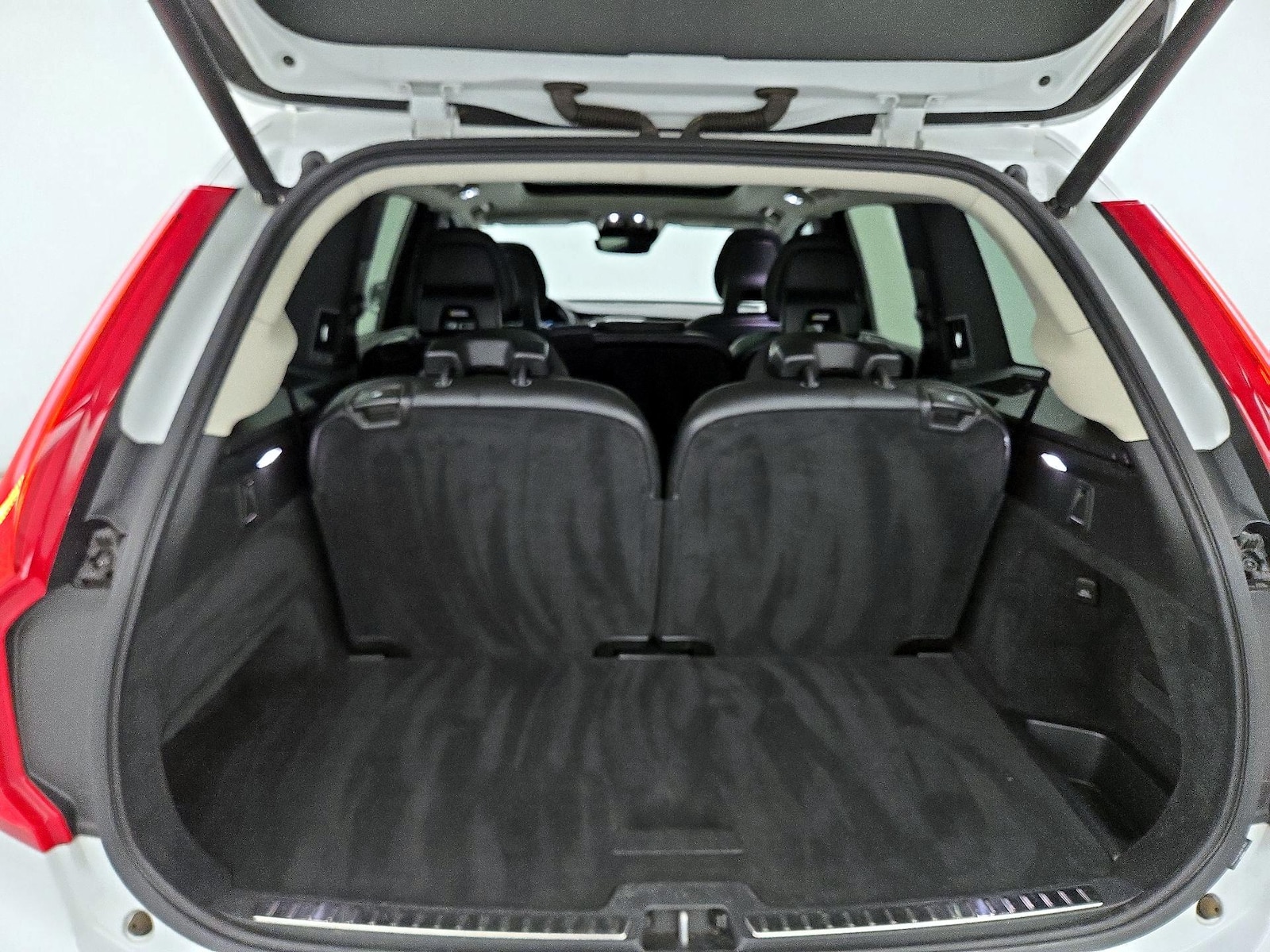 2021 Volvo XC90 Momentum - Photo 24