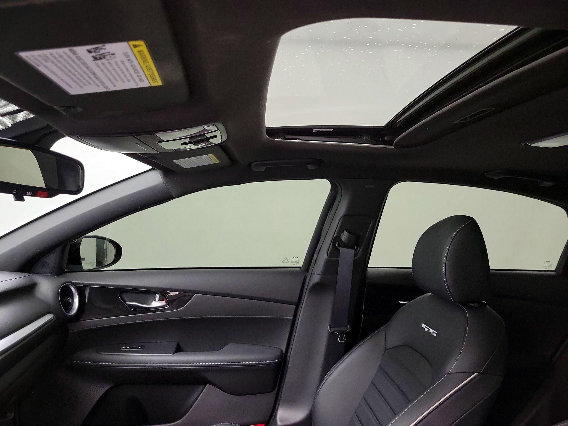 Thumbnail: 2023 Kia Forte - 20