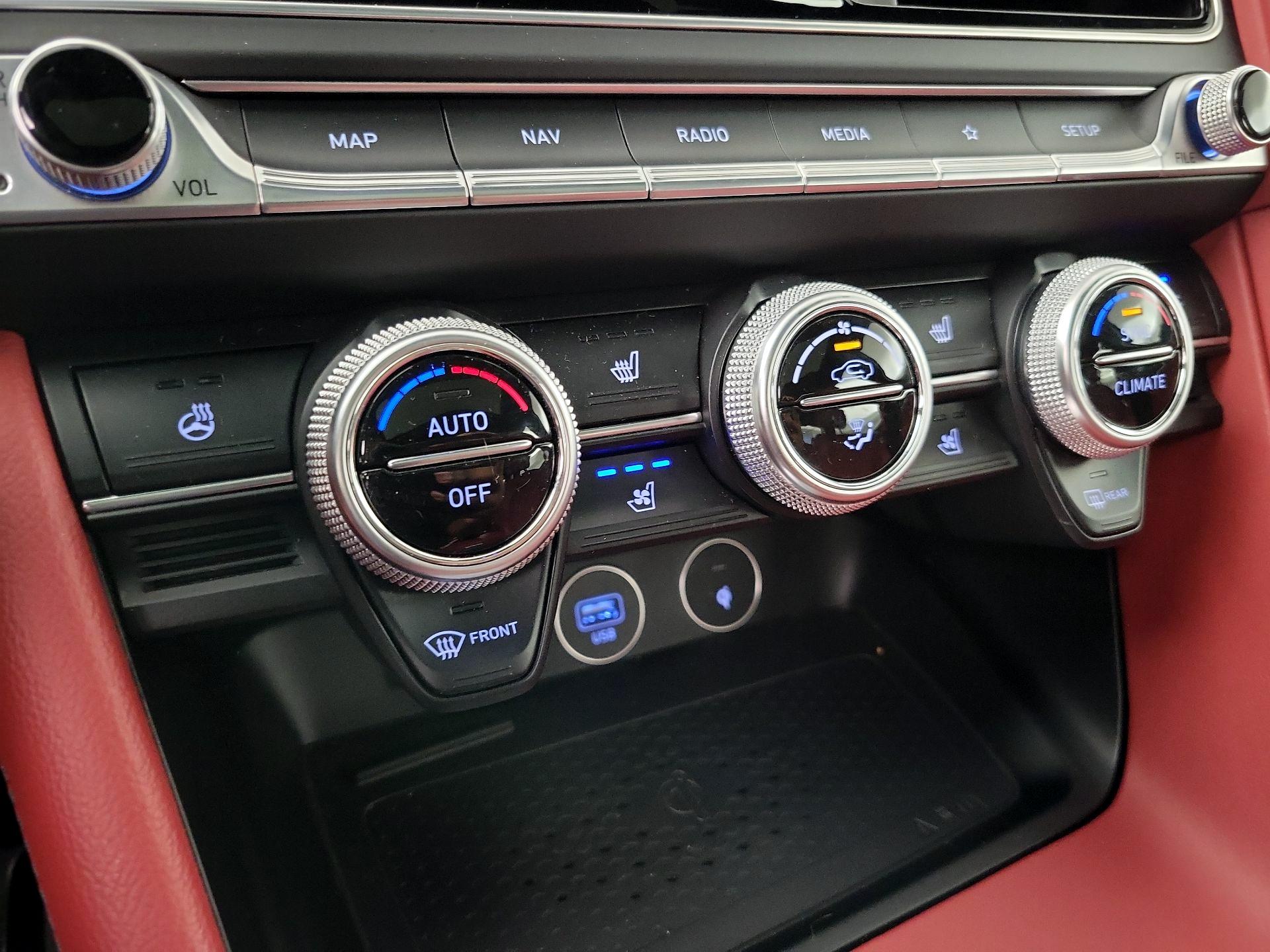 Thumbnail: 2023 Genesis G70 - 17