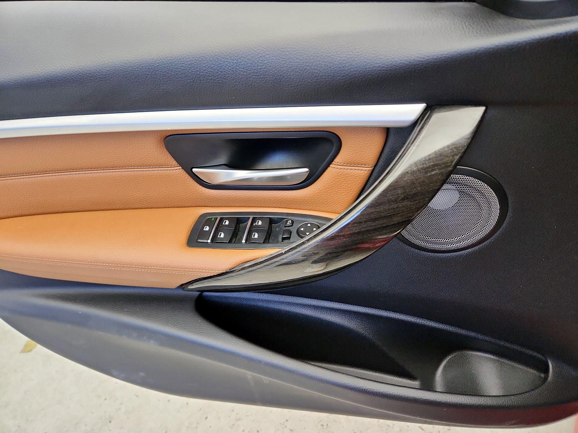 Thumbnail: 2017 BMW 3 Series - 12