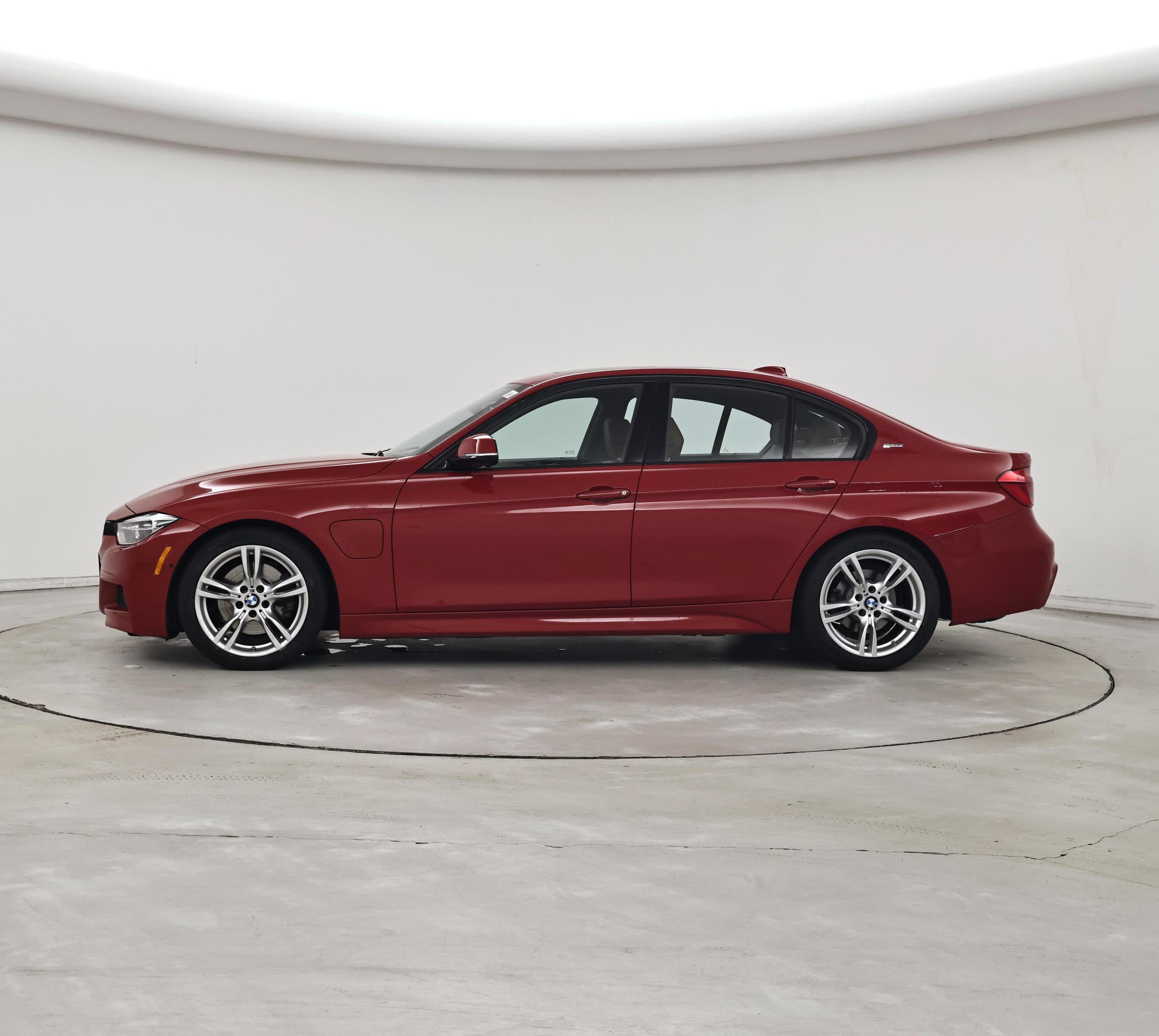 Thumbnail: 2017 BMW 3 Series - 3