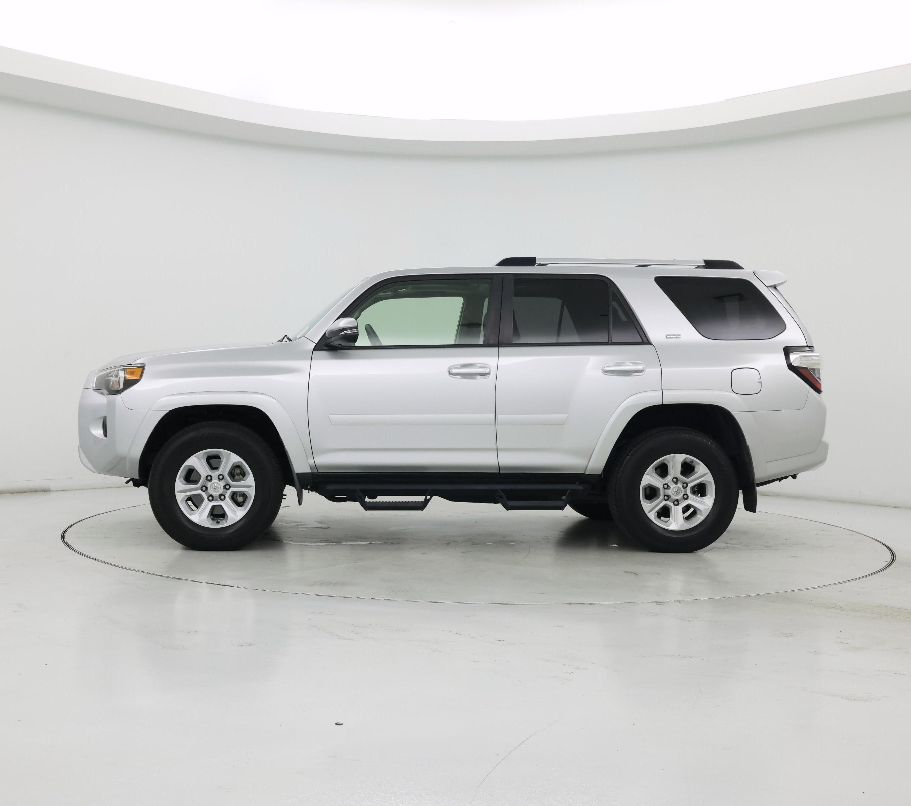 Thumbnail: 2019 Toyota 4Runner - 3