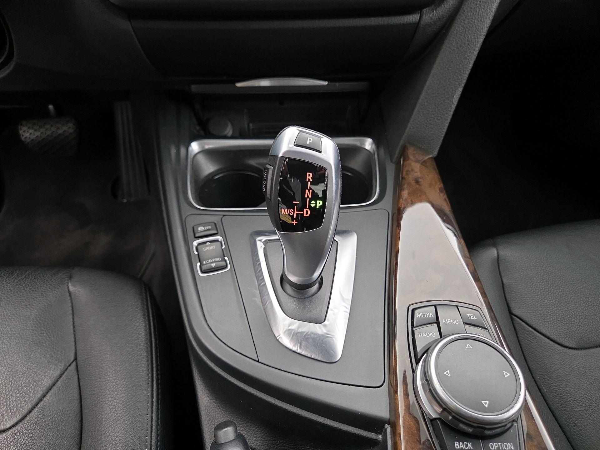 Thumbnail: 2015 BMW 3 Series - 17