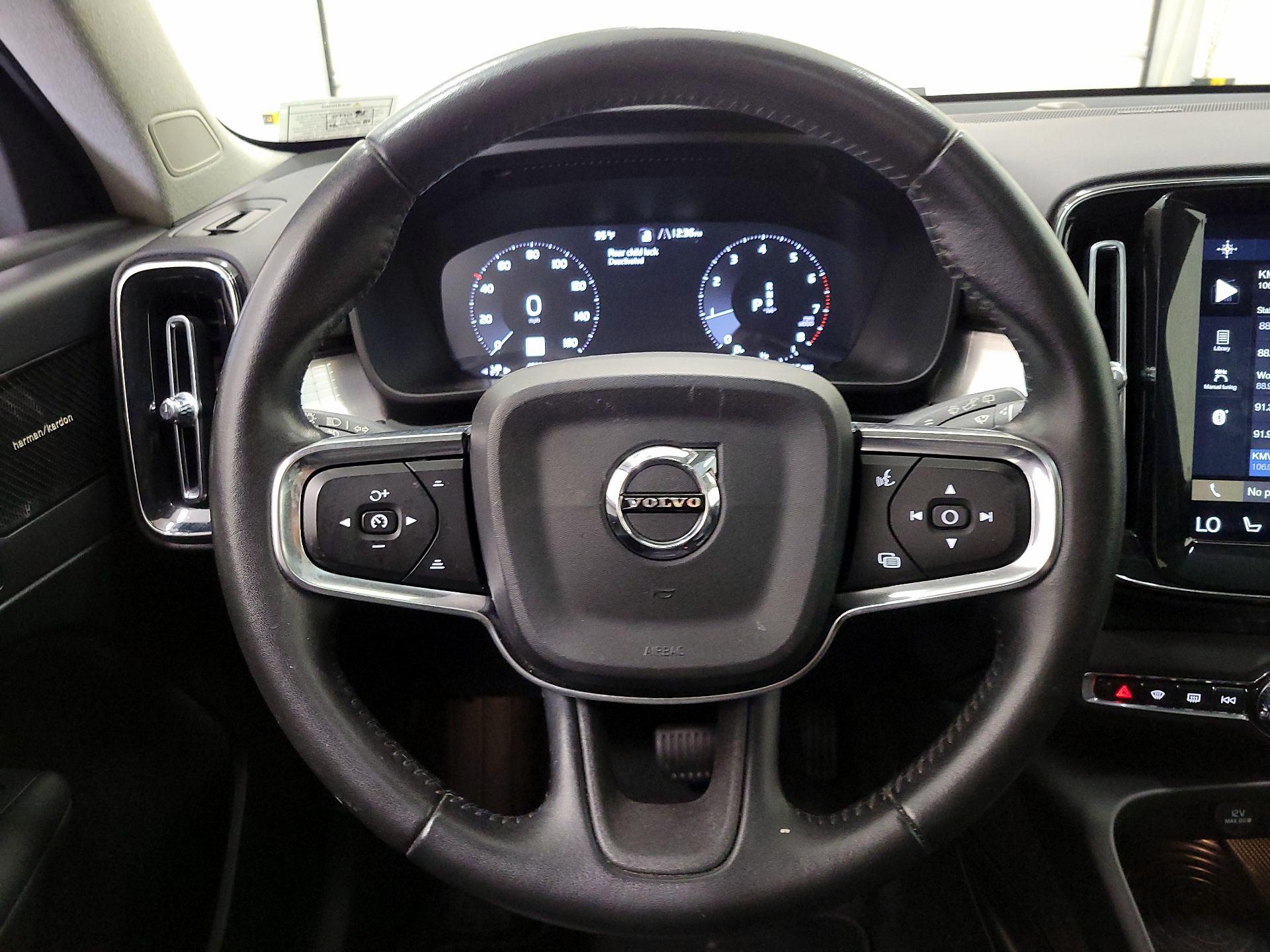Thumbnail: 2019 Volvo XC40 - 10