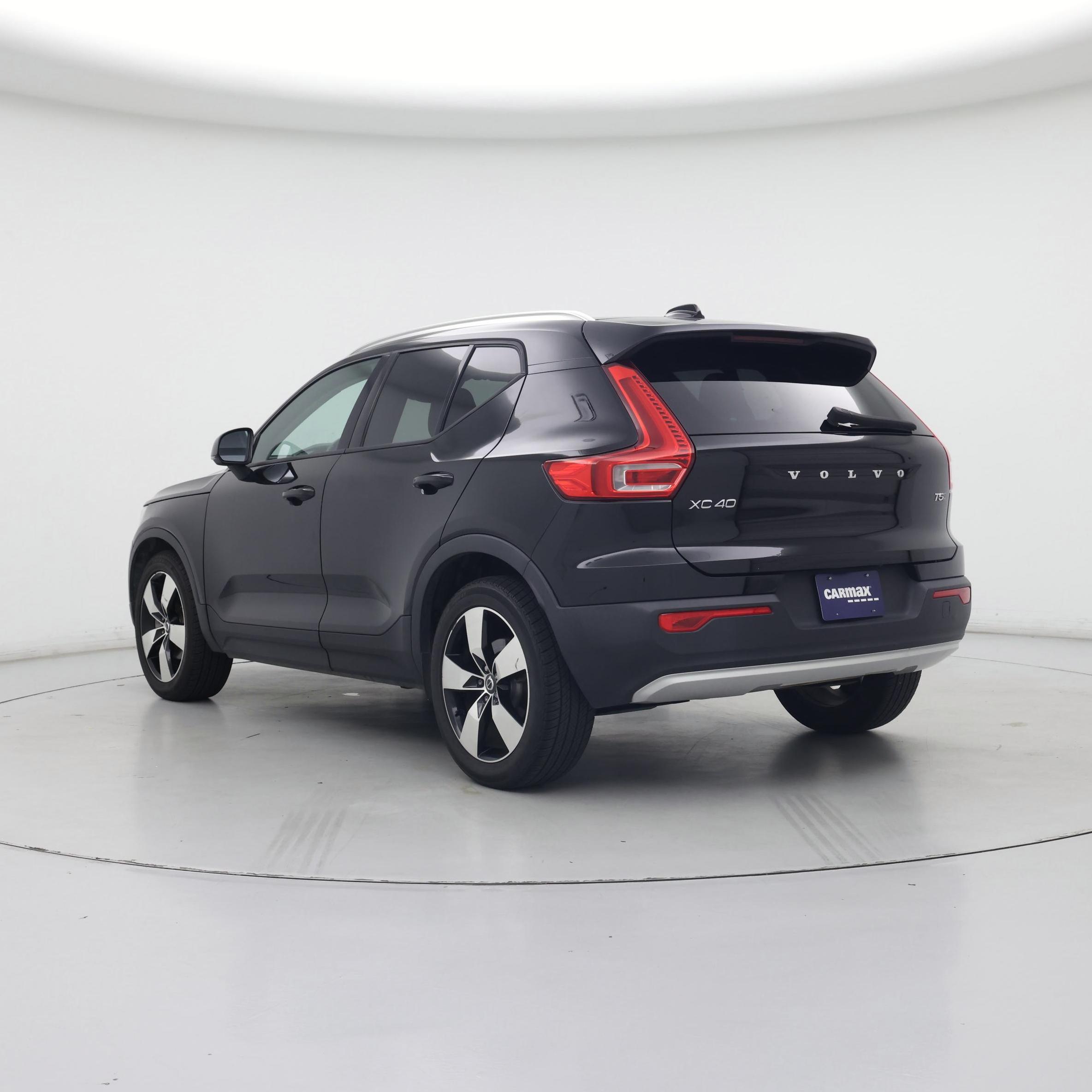 Thumbnail: 2019 Volvo XC40 - 2