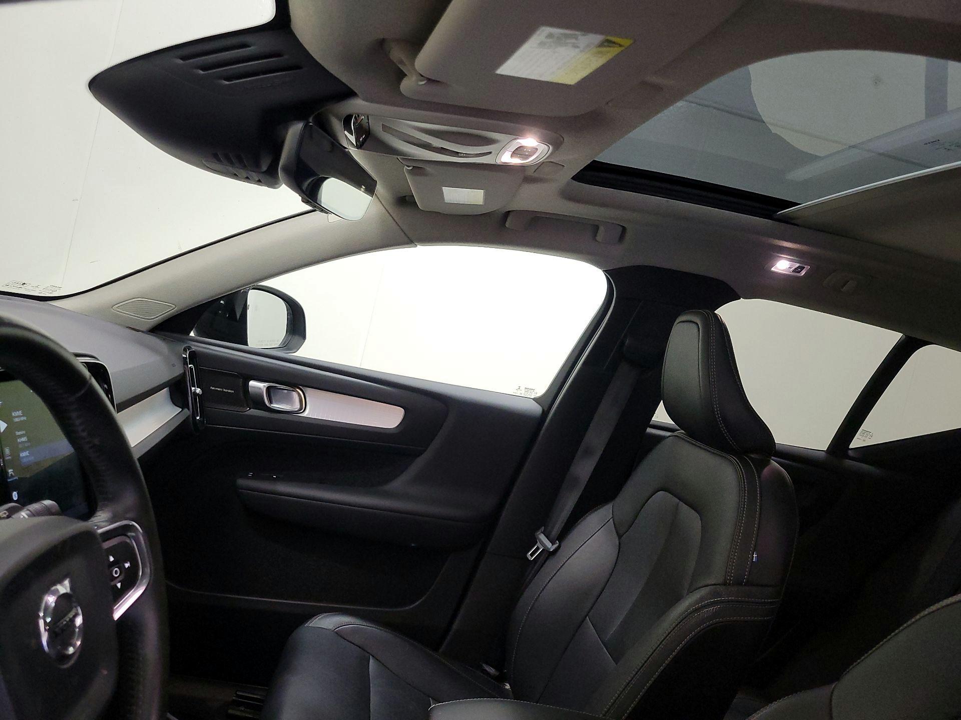 Thumbnail: 2019 Volvo XC40 - 20