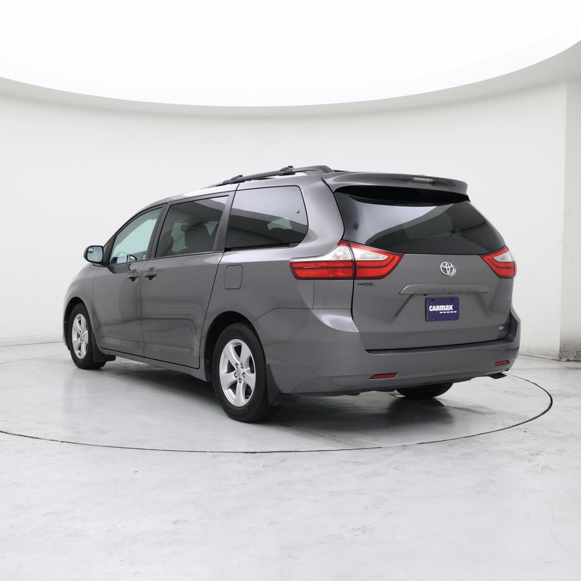 Thumbnail: 2016 Toyota Sienna - 2
