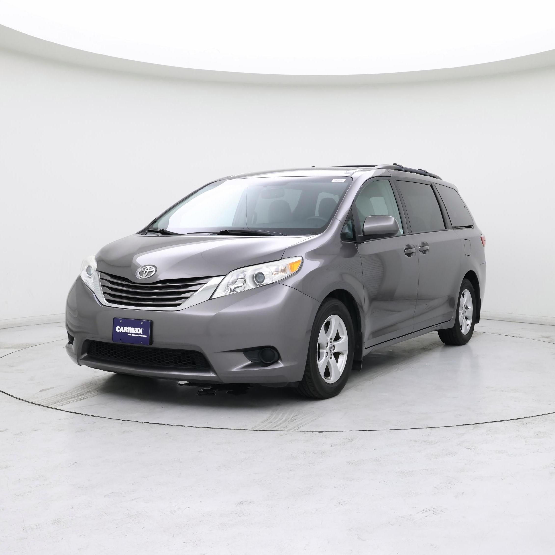 Thumbnail: 2016 Toyota Sienna - 4