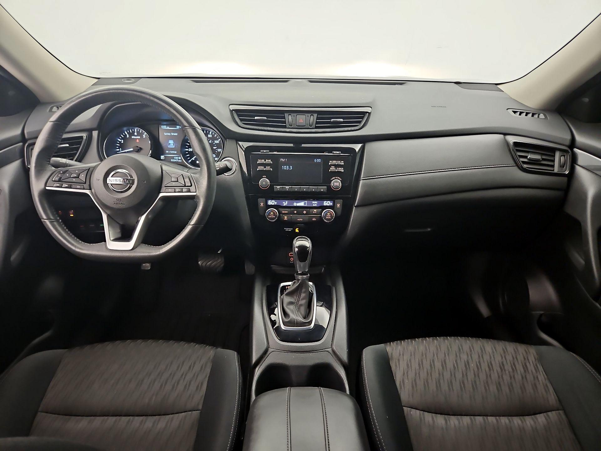 Thumbnail: 2017 Nissan Rogue - 9